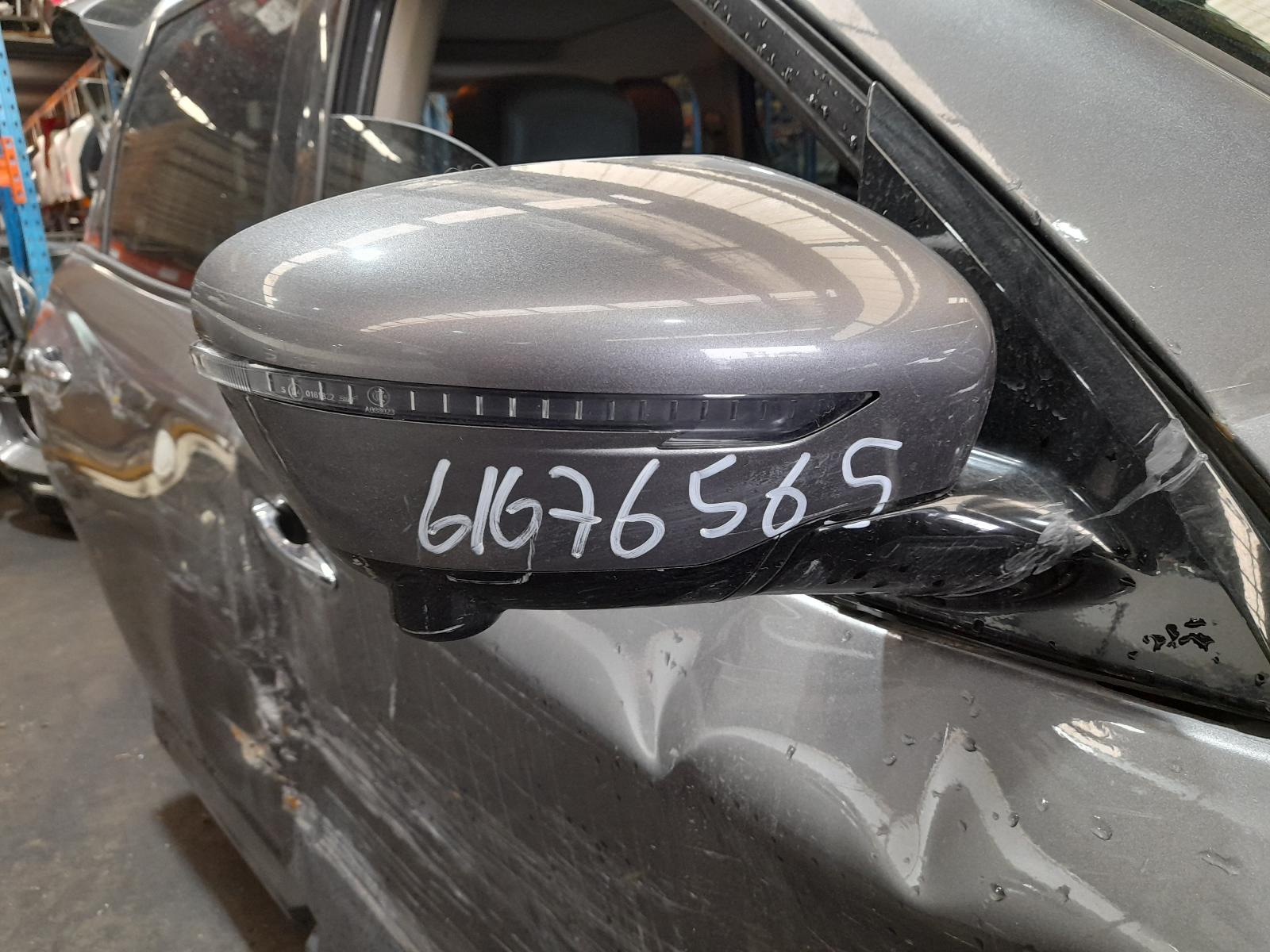 2017 Nissan Pathfinder Bootlid/Tailgate View Auto part Bootlid/Tailgate Nissan Pathfinder 2017