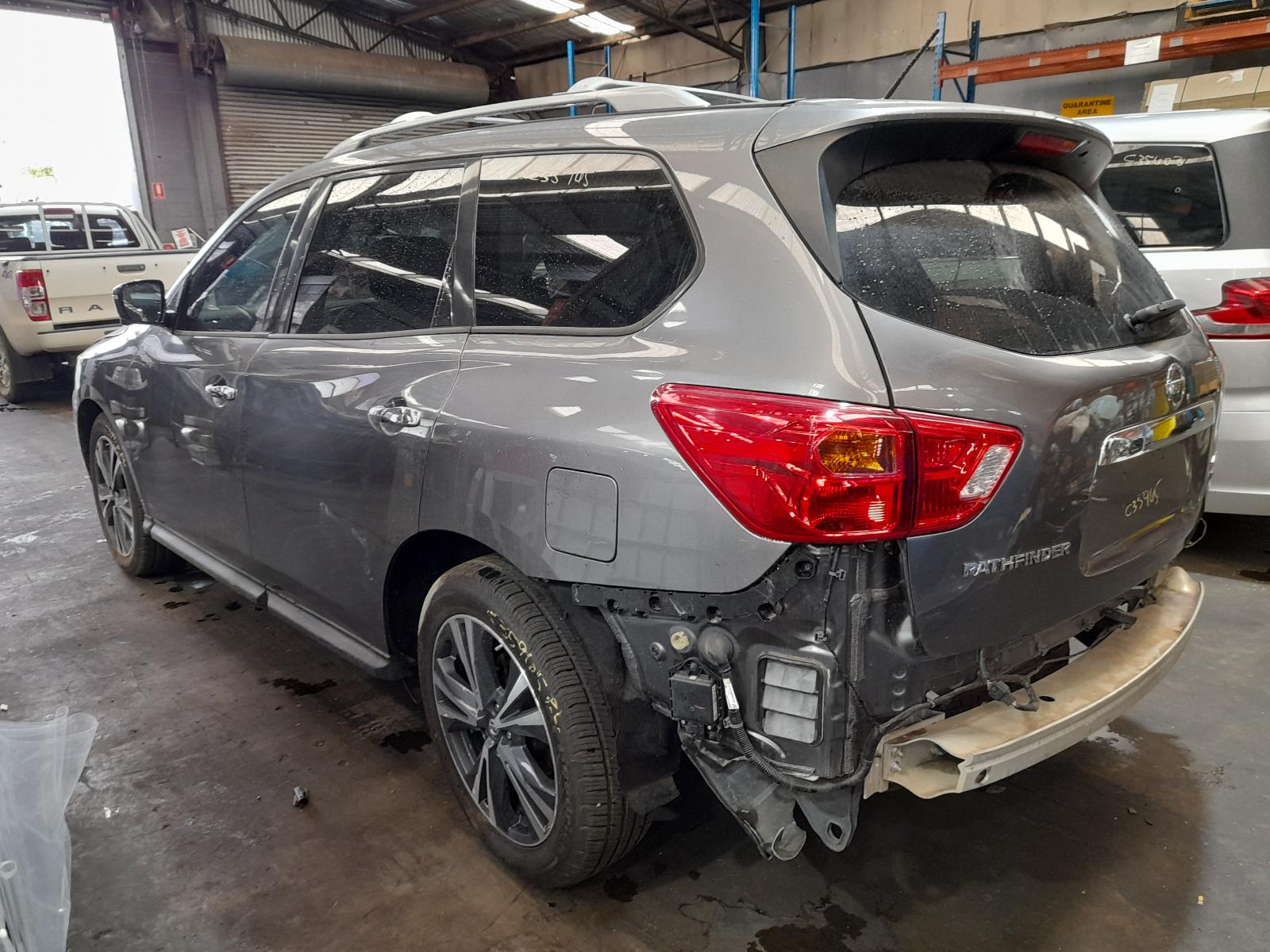 2017 Nissan Pathfinder Bootlid/Tailgate View Auto part Bootlid/Tailgate Nissan Pathfinder 2017