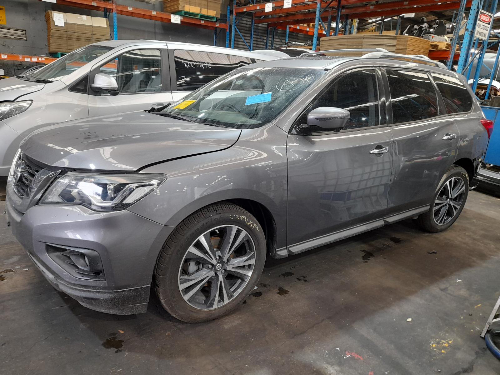 2017 Nissan Pathfinder Bootlid/Tailgate View Auto part Bootlid/Tailgate Nissan Pathfinder 2017