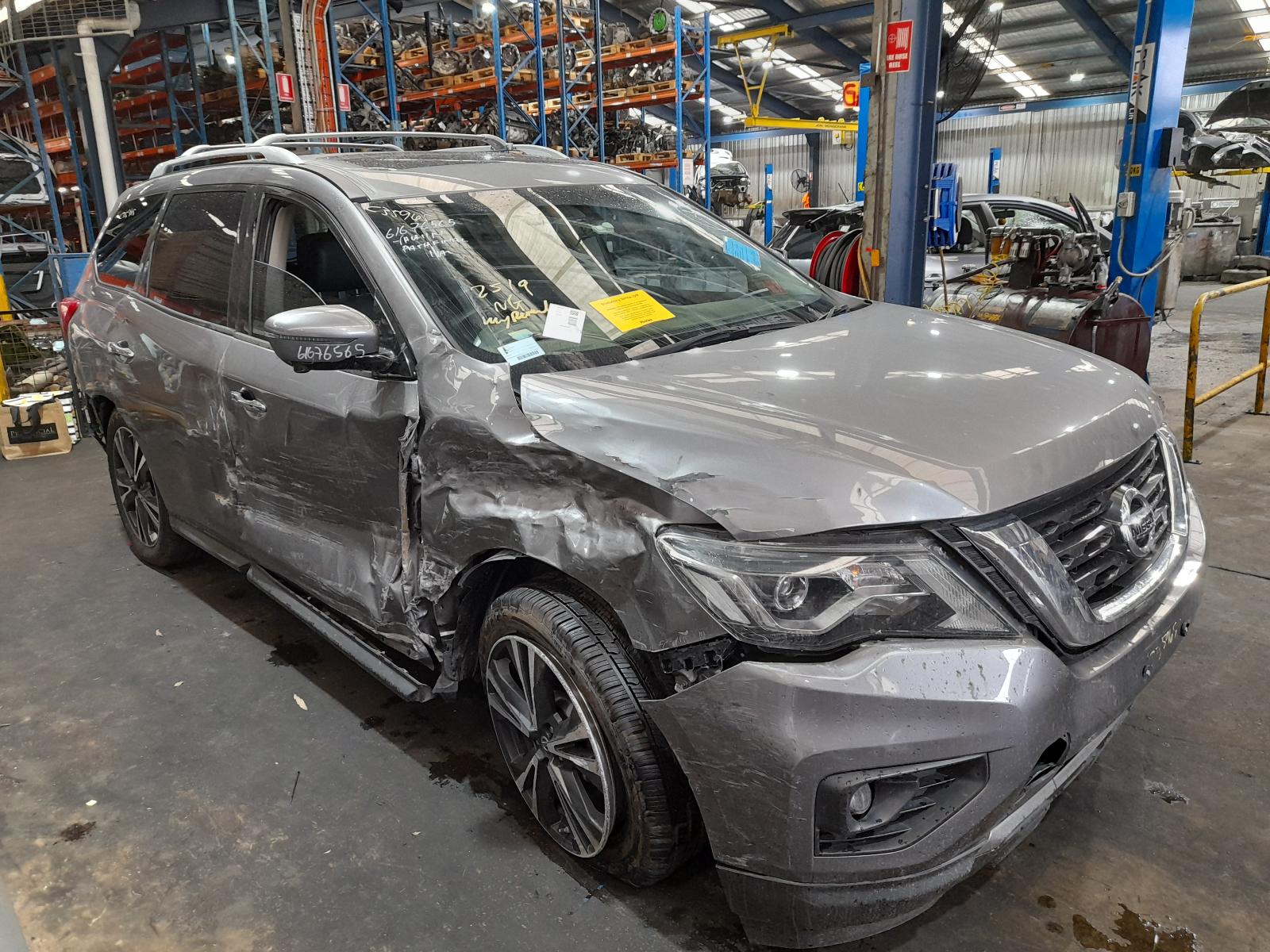 2017 Nissan Pathfinder Bootlid/Tailgate View Auto part Bootlid/Tailgate Nissan Pathfinder 2017