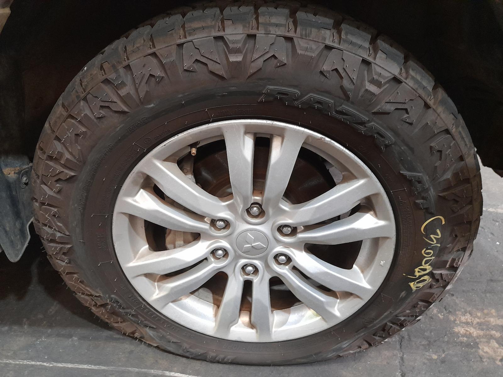 View Auto part Differential Centre Mitsubishi Pajero 2017
