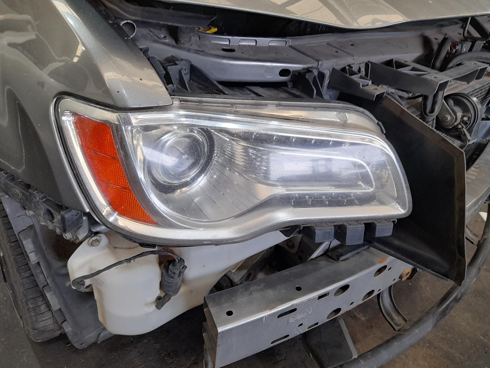 View Auto part Sunvisor Chrysler 300c 2012