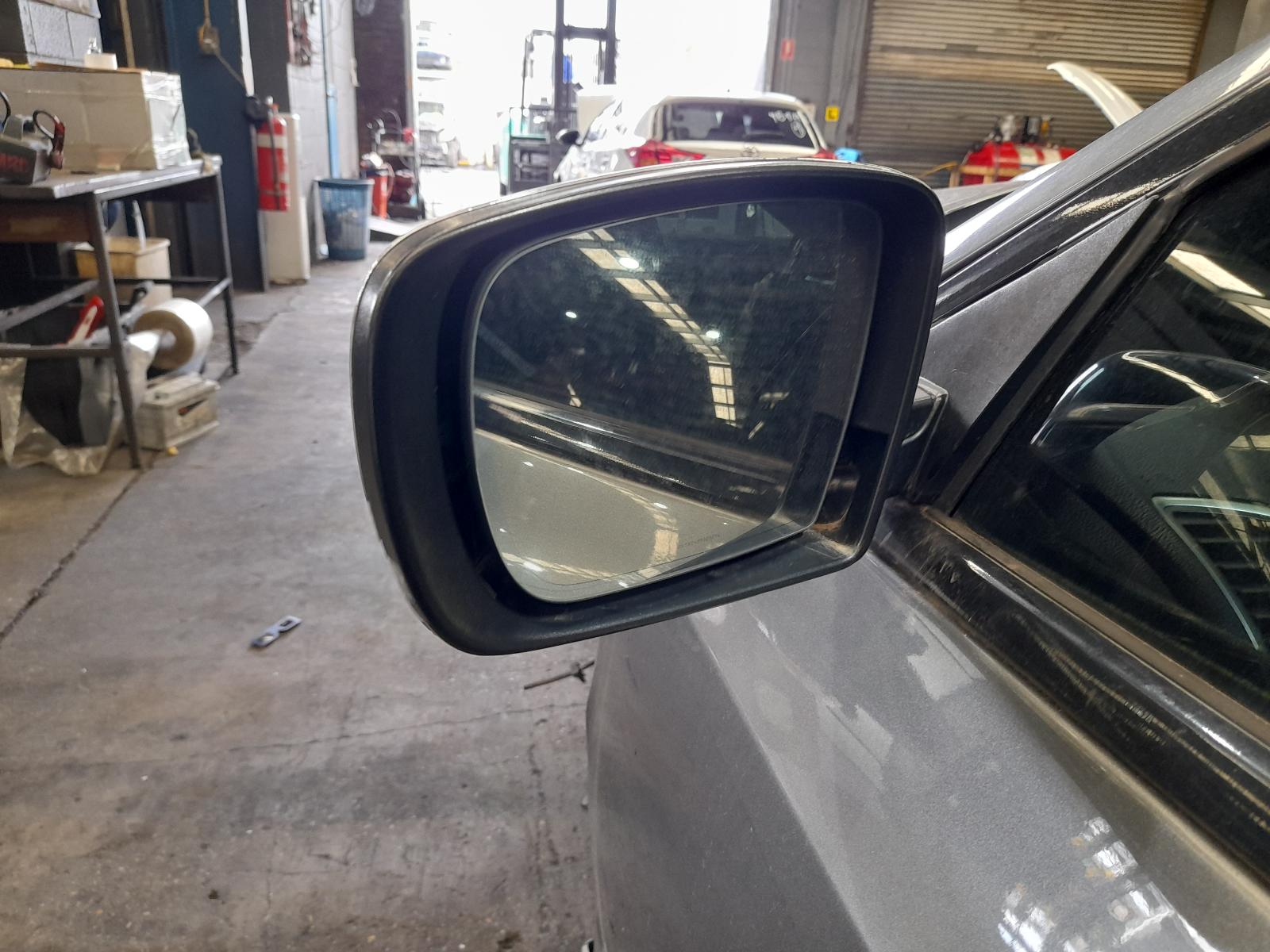 View Auto part Sunvisor Chrysler 300c 2012