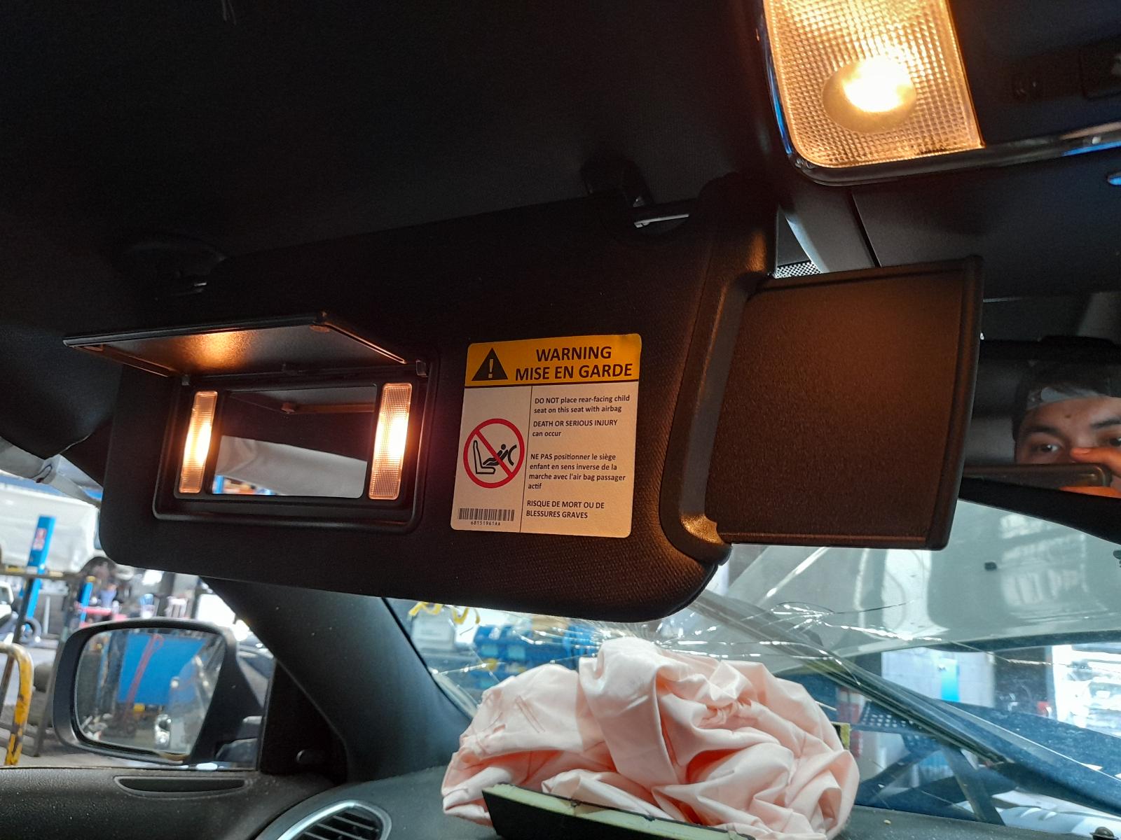 View Auto part Sunvisor Chrysler 300c 2012