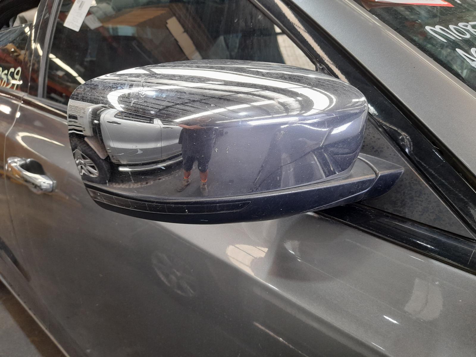 View Auto part Sunvisor Chrysler 300c 2012
