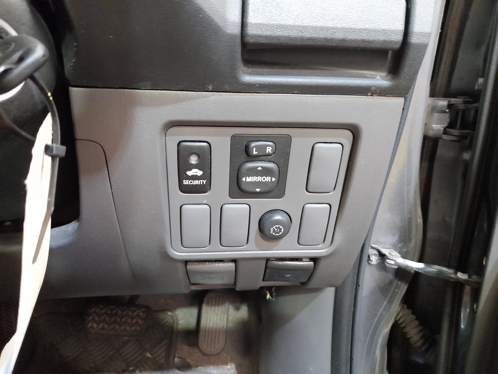 View Auto part Fuse Box Toyota Hilux 2012