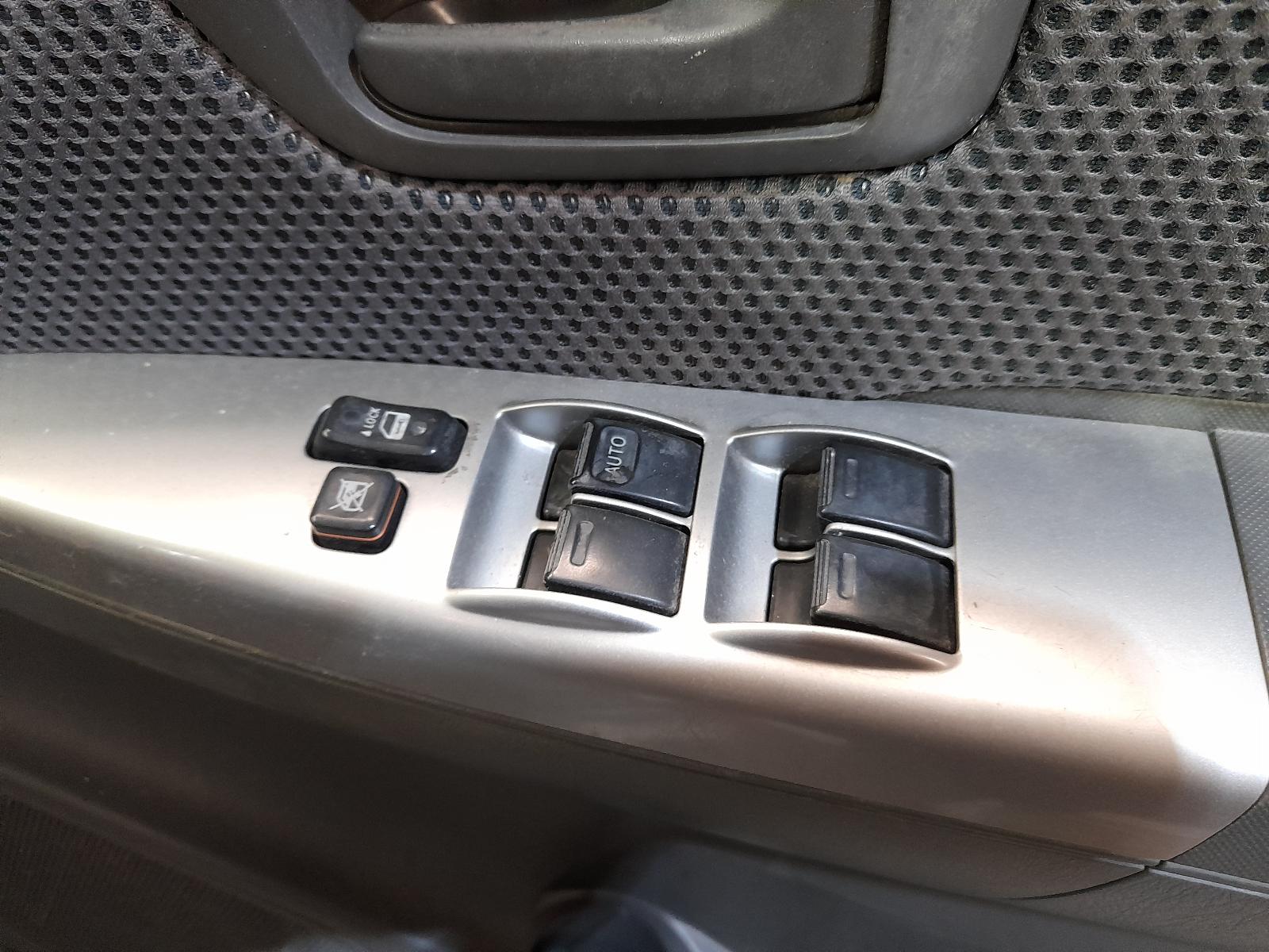 View Auto part Fuse Box Toyota Hilux 2012