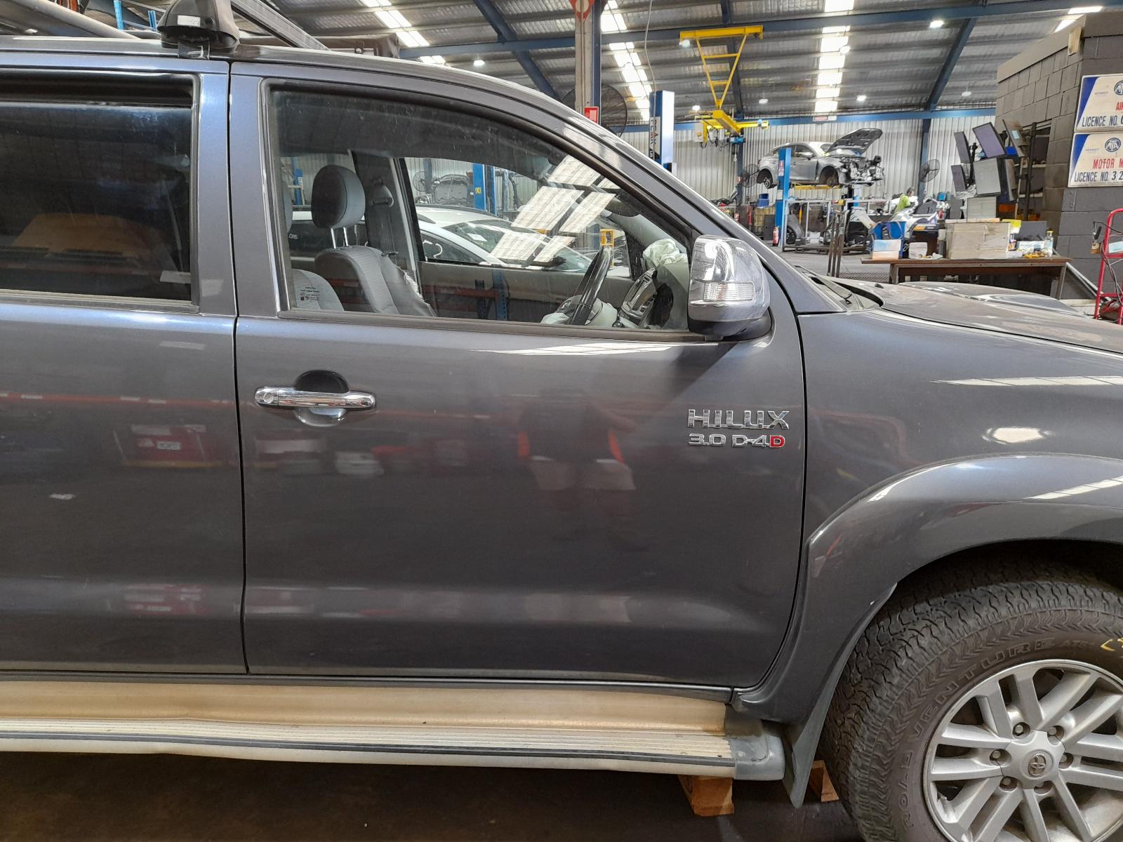 View Auto part Fuse Box Toyota Hilux 2012