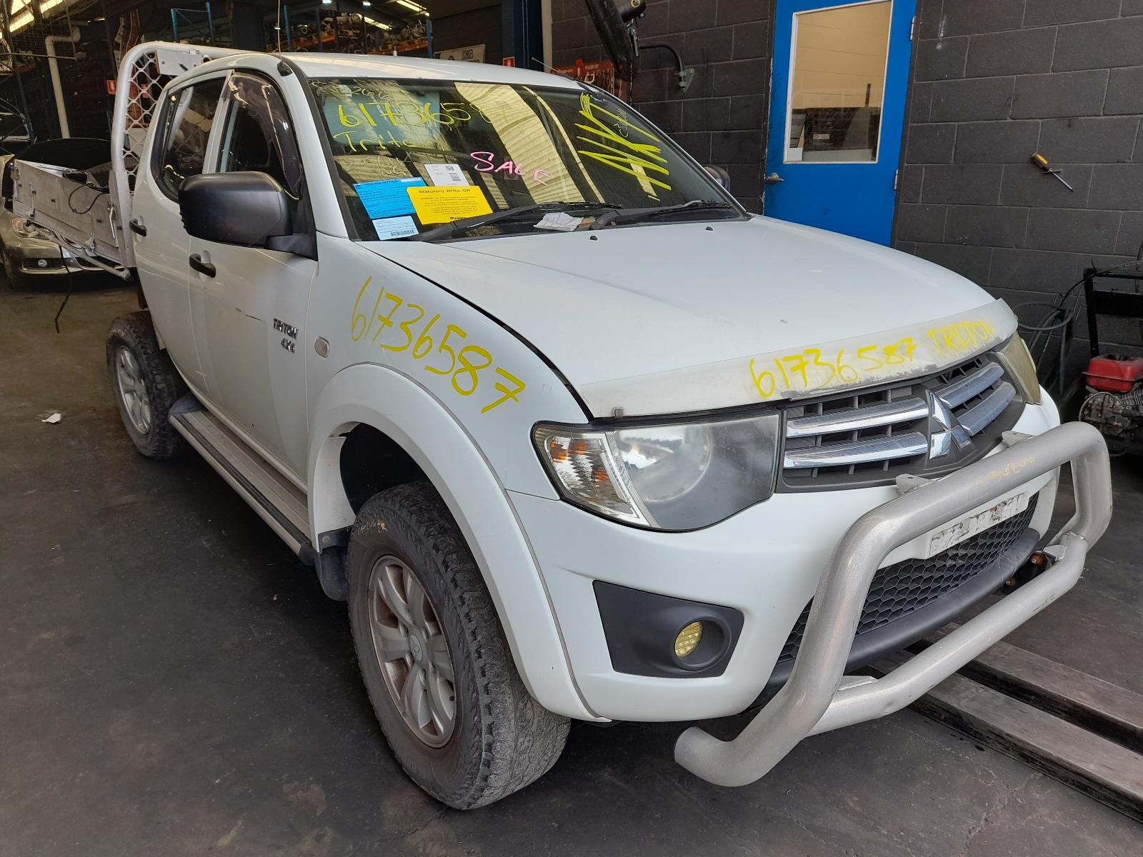 2011 Mitsubishi Triton Front Bumper View Auto part Front Bumper Mitsubishi Triton 2011