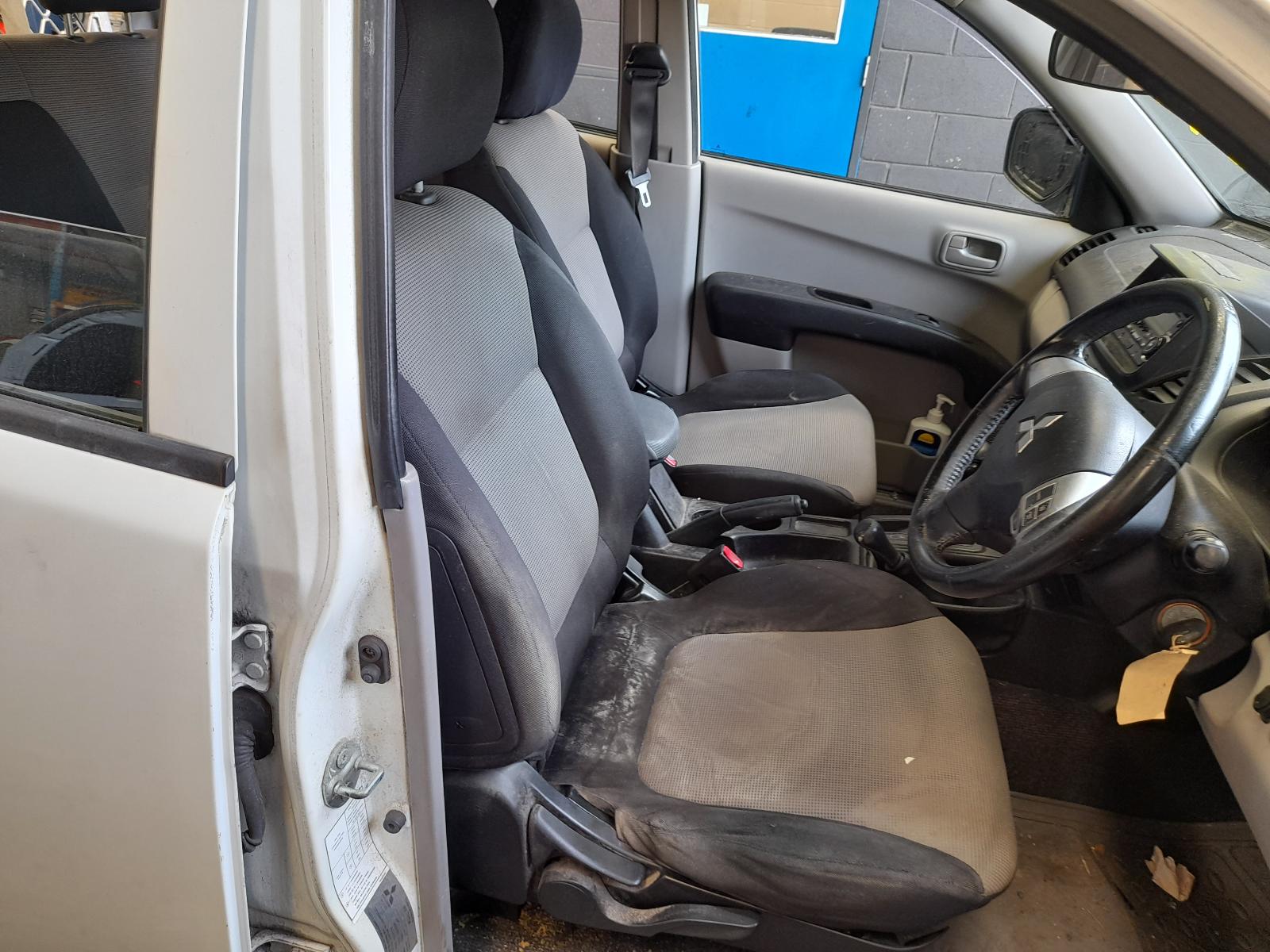 2011 Mitsubishi Triton Front Bumper View Auto part Front Bumper Mitsubishi Triton 2011