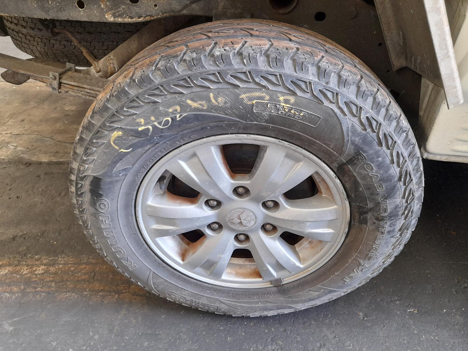 2011 Mitsubishi Triton Front Bumper View Auto part Front Bumper Mitsubishi Triton 2011