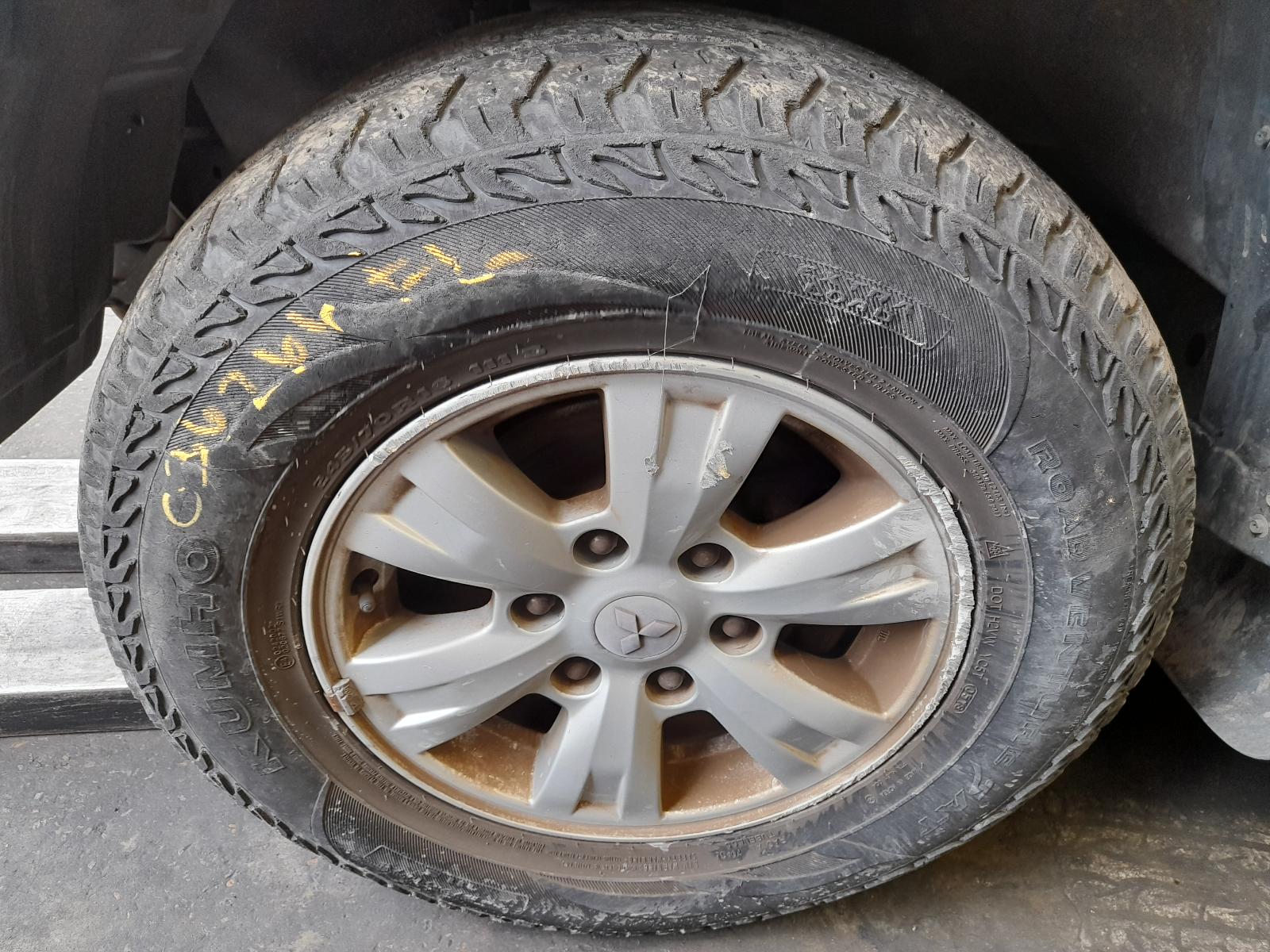 2011 Mitsubishi Triton Front Bumper View Auto part Front Bumper Mitsubishi Triton 2011