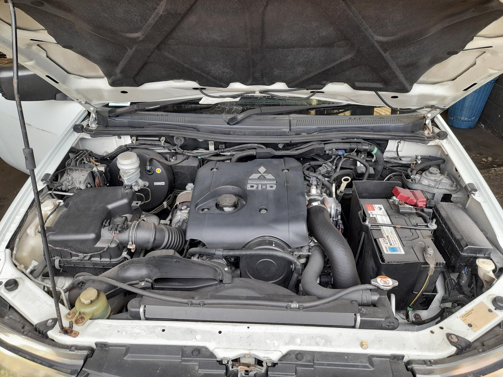 2011 Mitsubishi Triton Front Bumper View Auto part Front Bumper Mitsubishi Triton 2011