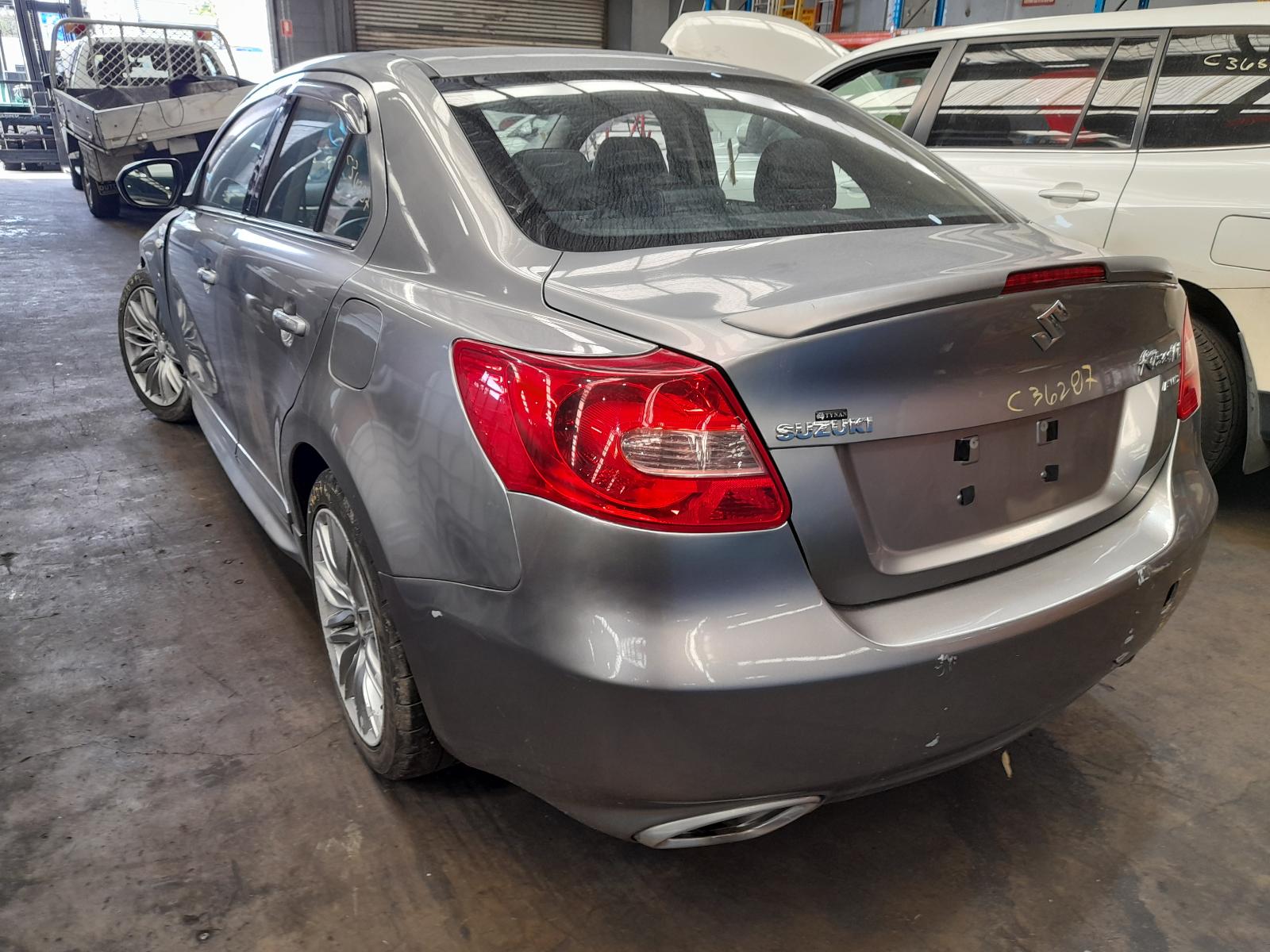 View Auto part Door/Boot/Gate Lock Suzuki Kizashi 2010