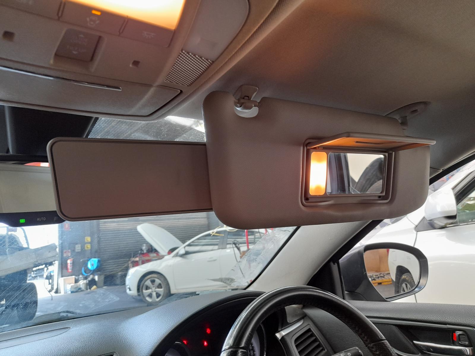 View Auto part Door/Boot/Gate Lock Suzuki Kizashi 2010