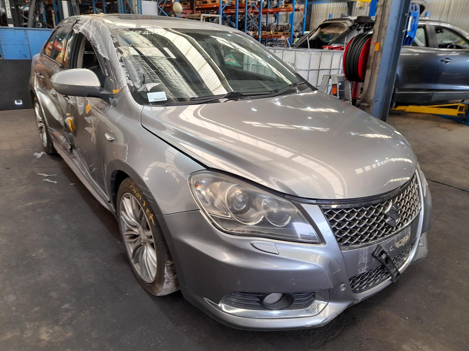 View Auto part Door/Boot/Gate Lock Suzuki Kizashi 2010