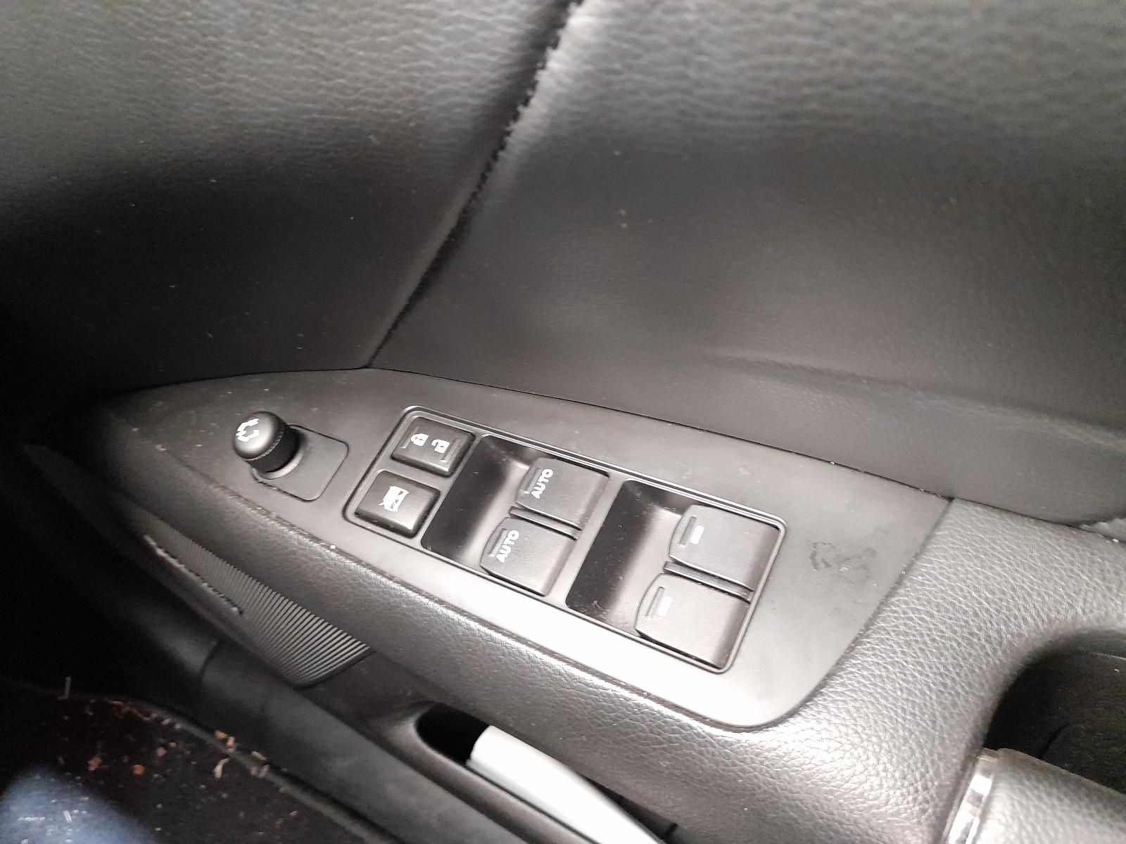 View Auto part Door/Boot/Gate Lock Suzuki Kizashi 2010