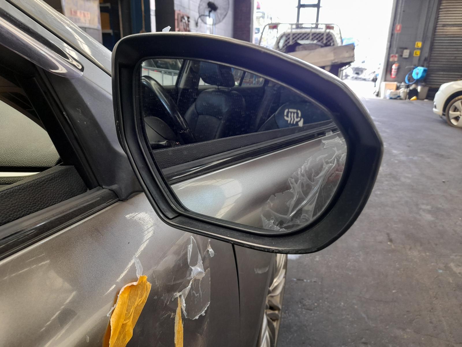 View Auto part Door/Boot/Gate Lock Suzuki Kizashi 2010