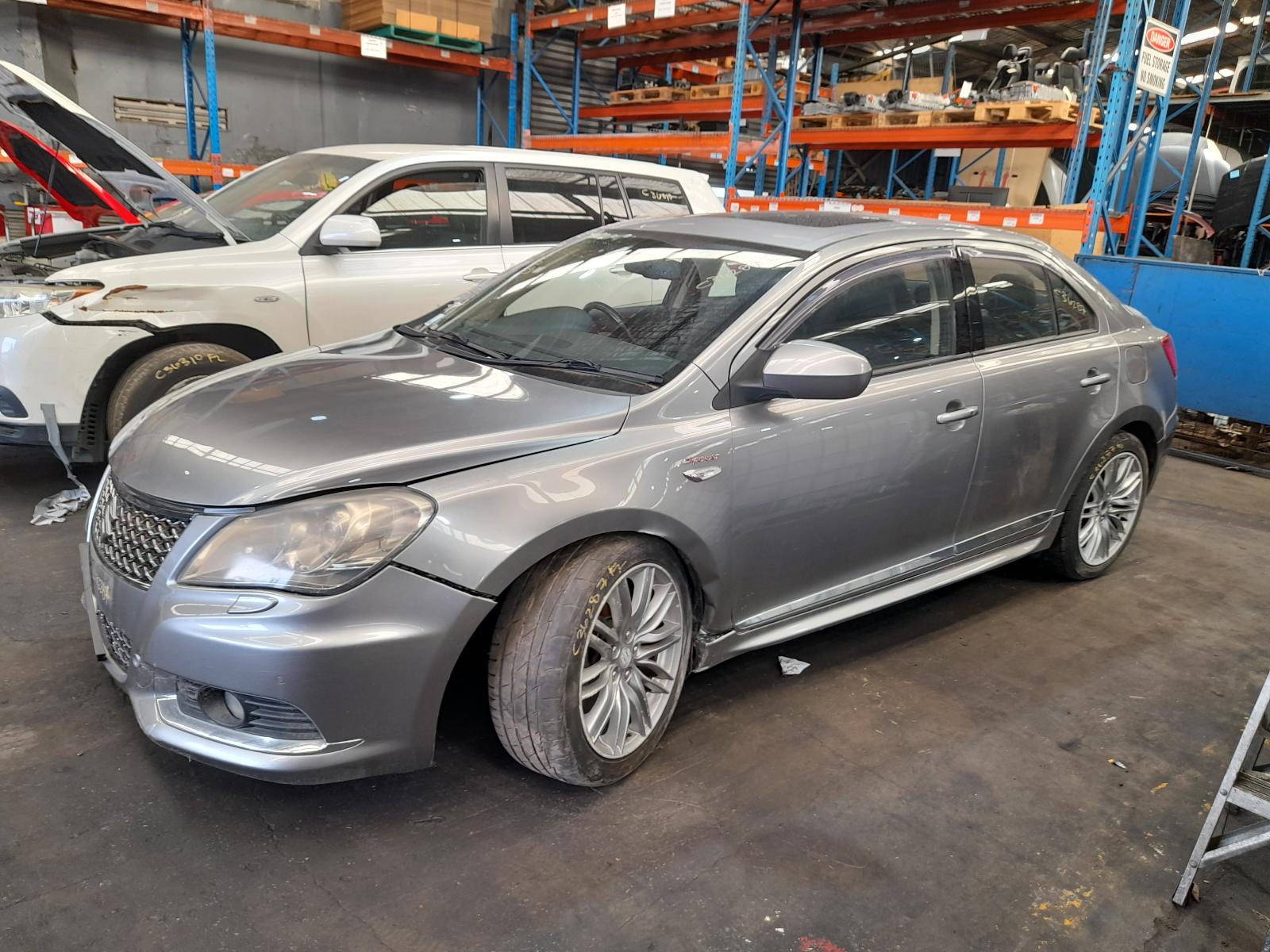 View Auto part Door/Boot/Gate Lock Suzuki Kizashi 2010