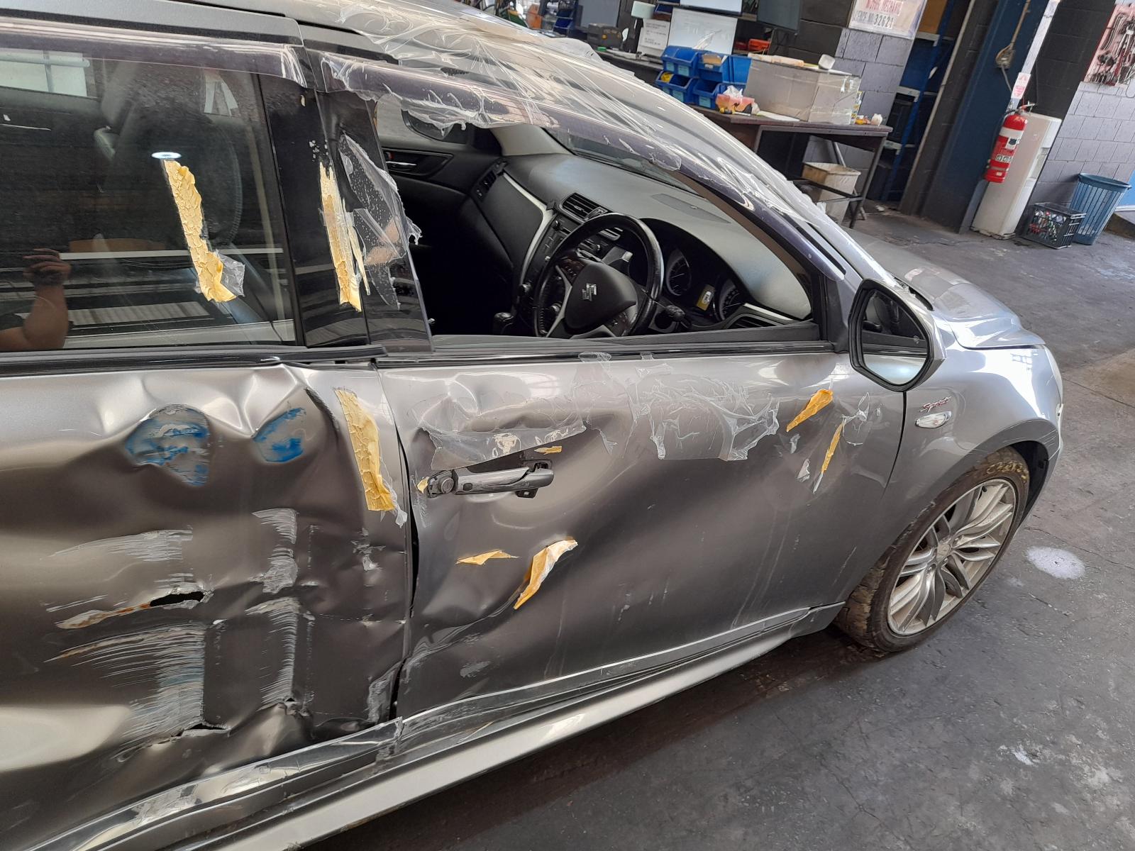 View Auto part Door/Boot/Gate Lock Suzuki Kizashi 2010