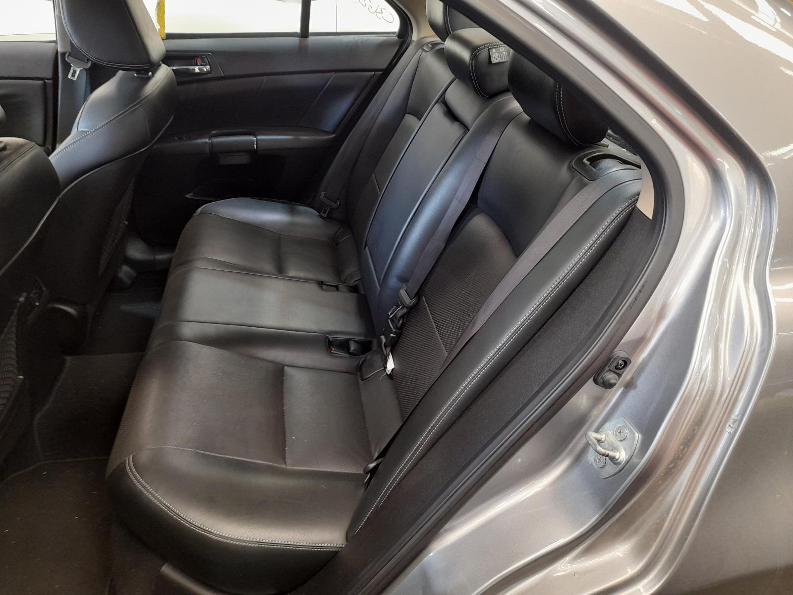 View Auto part Door/Boot/Gate Lock Suzuki Kizashi 2010