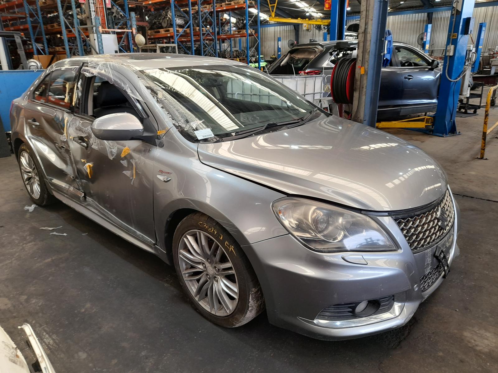 View Auto part Door/Boot/Gate Lock Suzuki Kizashi 2010