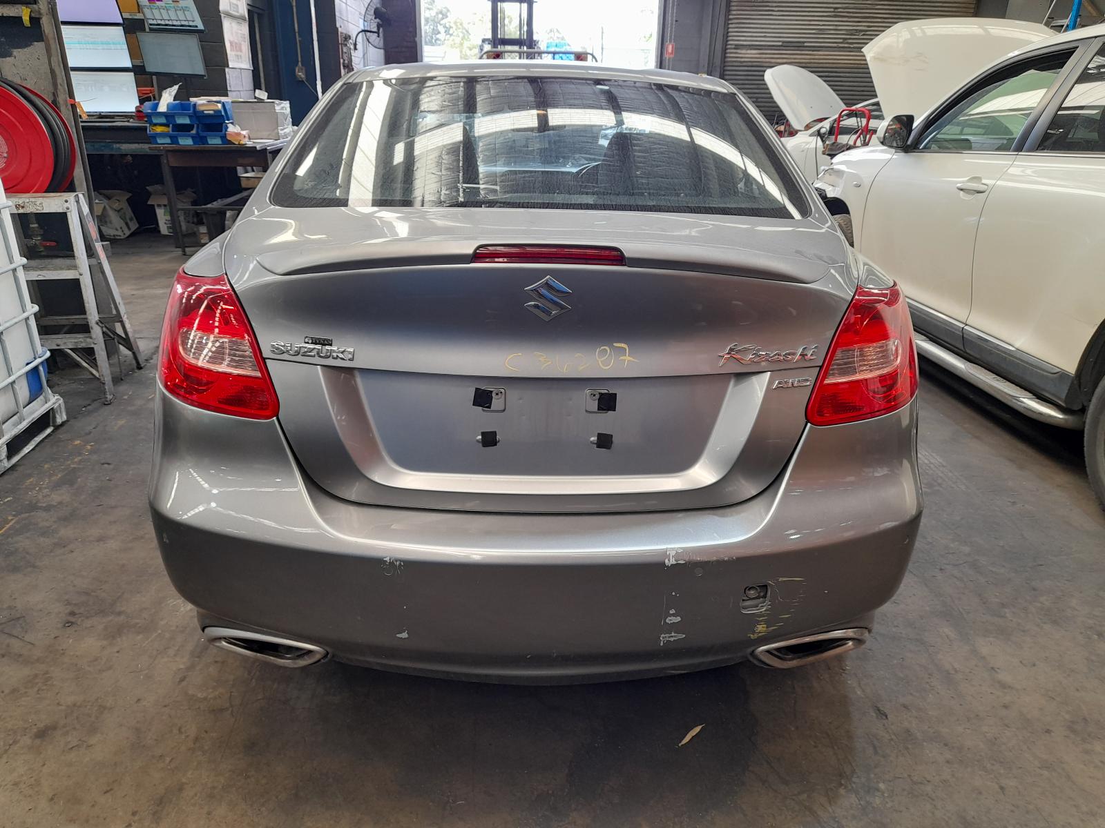 View Auto part Door/Boot/Gate Lock Suzuki Kizashi 2010