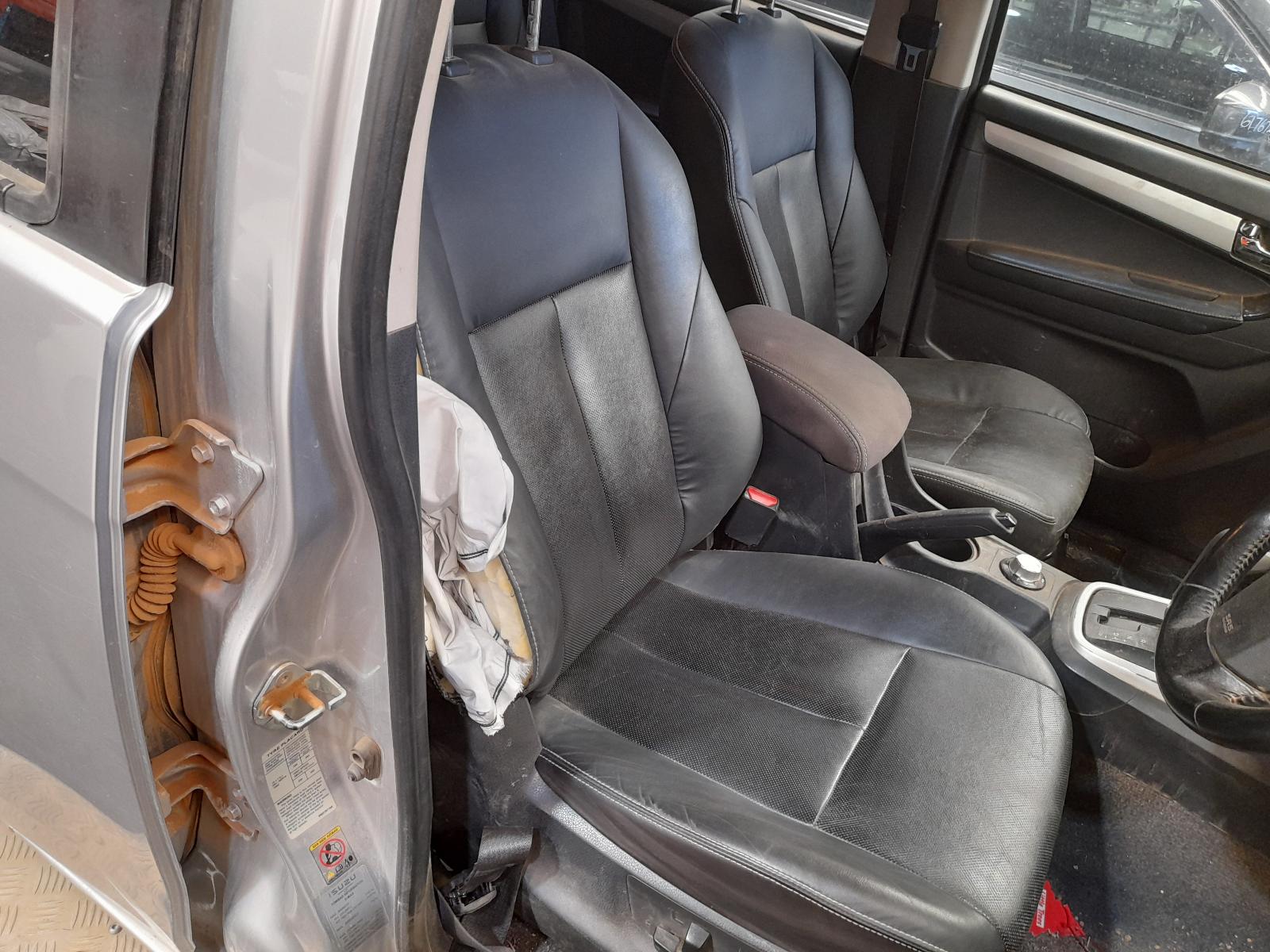 2019 Isuzu Dmax Airbag Module/Sensor View Auto part Airbag Module/Sensor Isuzu Dmax 2019