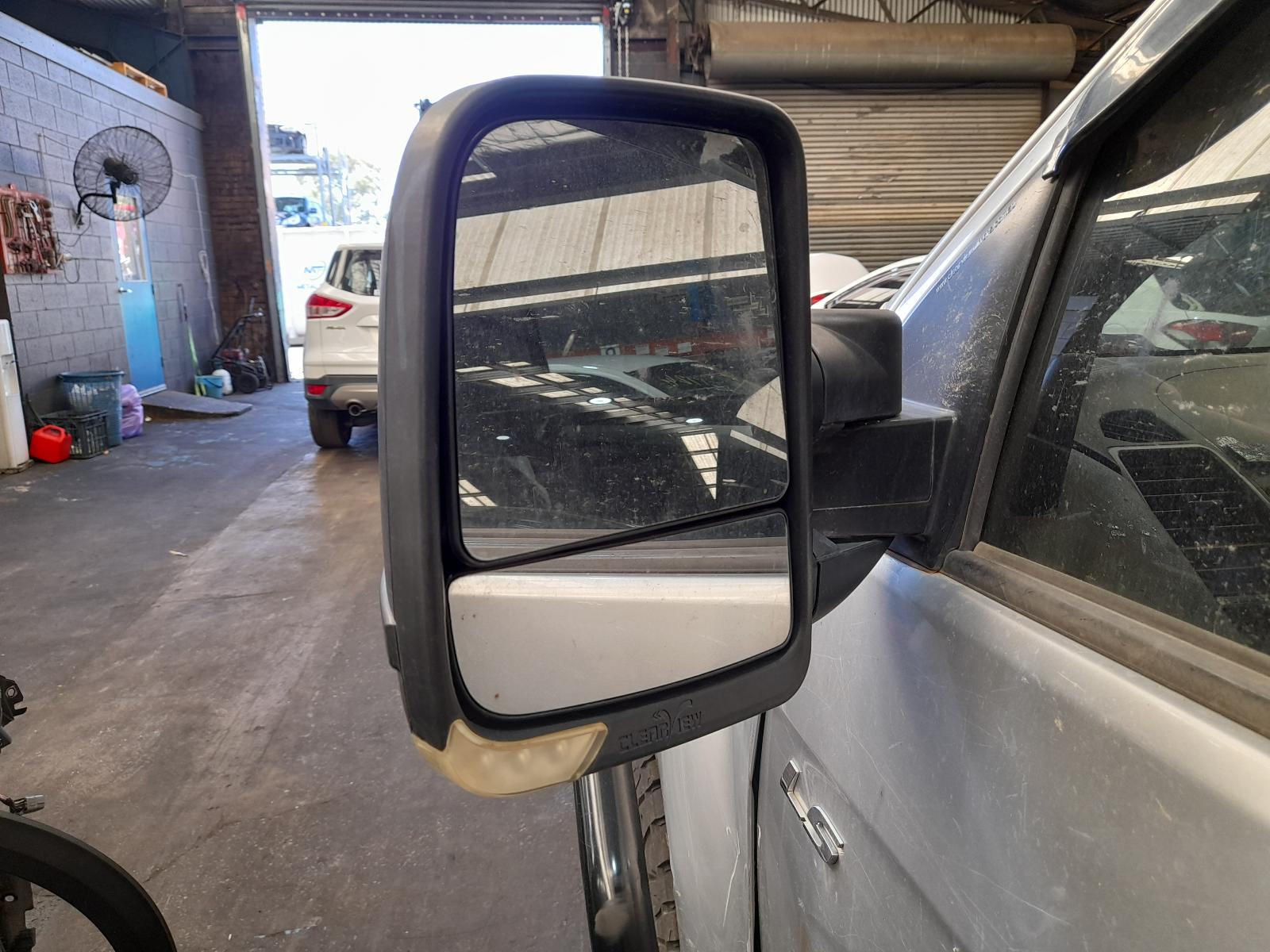 2019 Isuzu Dmax Airbag Module/Sensor View Auto part Airbag Module/Sensor Isuzu Dmax 2019