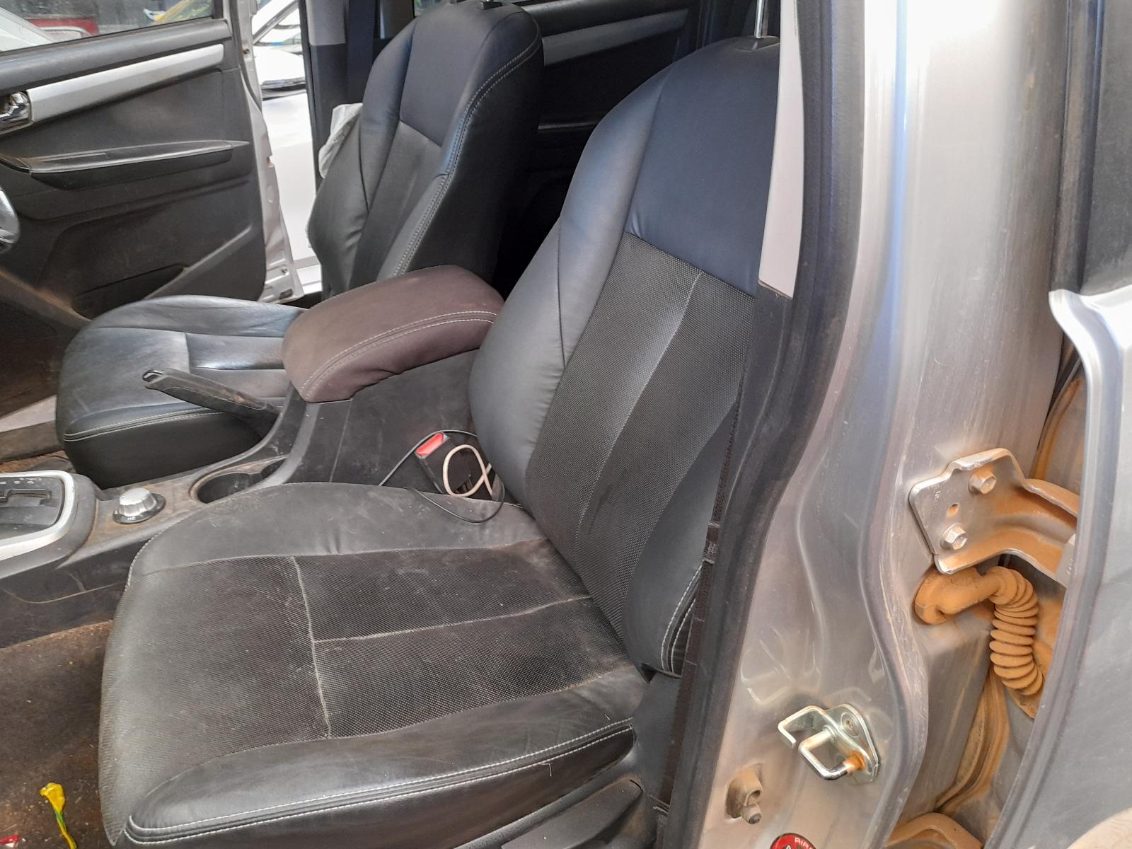 2019 Isuzu Dmax Airbag Module/Sensor View Auto part Airbag Module/Sensor Isuzu Dmax 2019