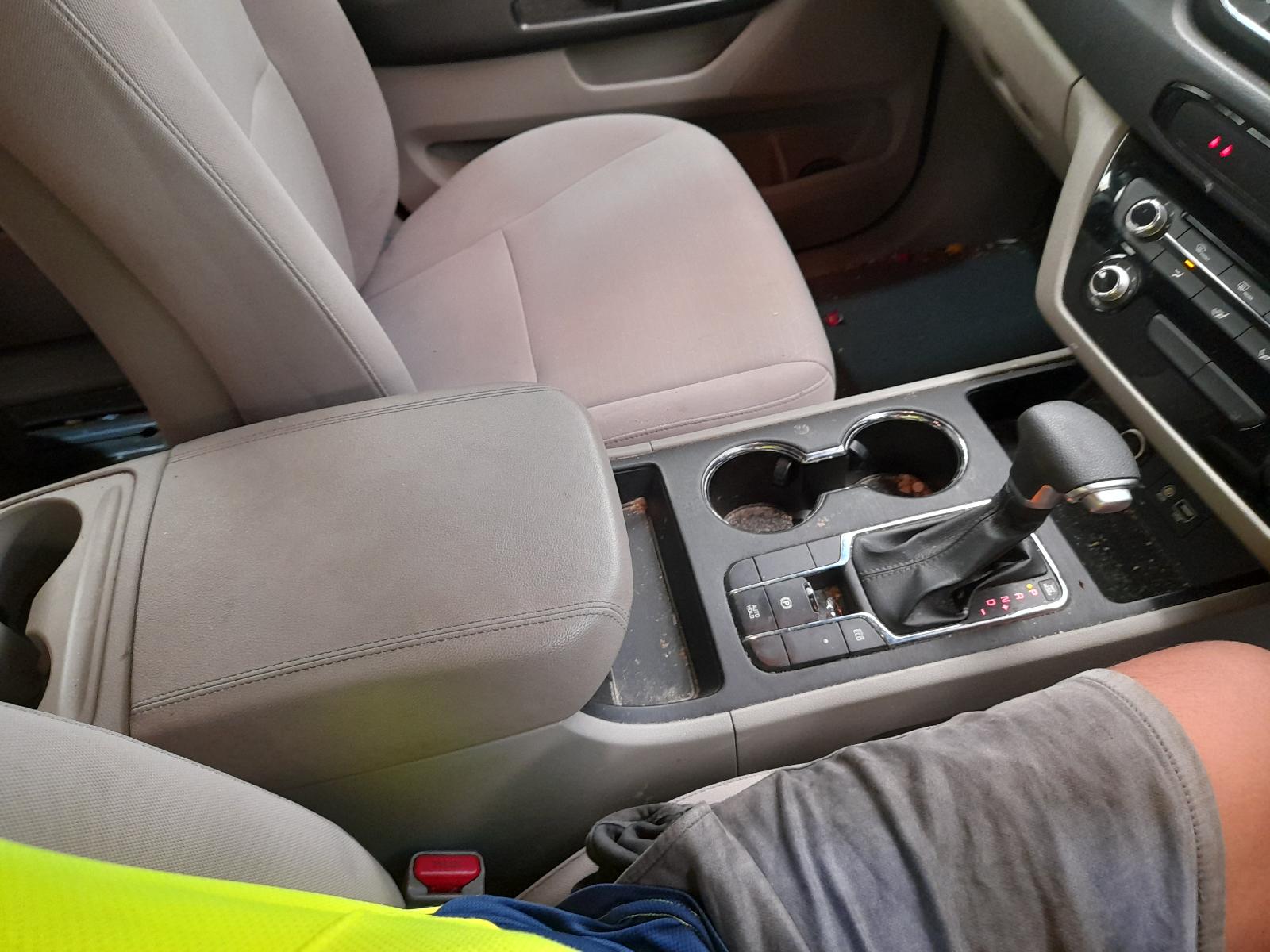 2019 Kia Carnival/grand Carnival Radio/Cd/Dvd/Sat/Tv View Auto part Radio/Cd/Dvd/Sat/Tv Kia Carnival/grand Carnival 2019