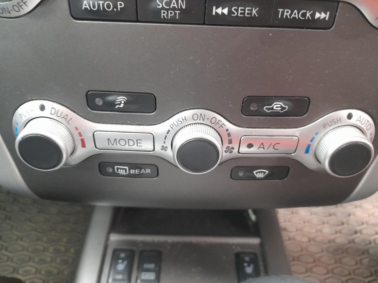 View Auto part Right Front Door Nissan Murano 2011