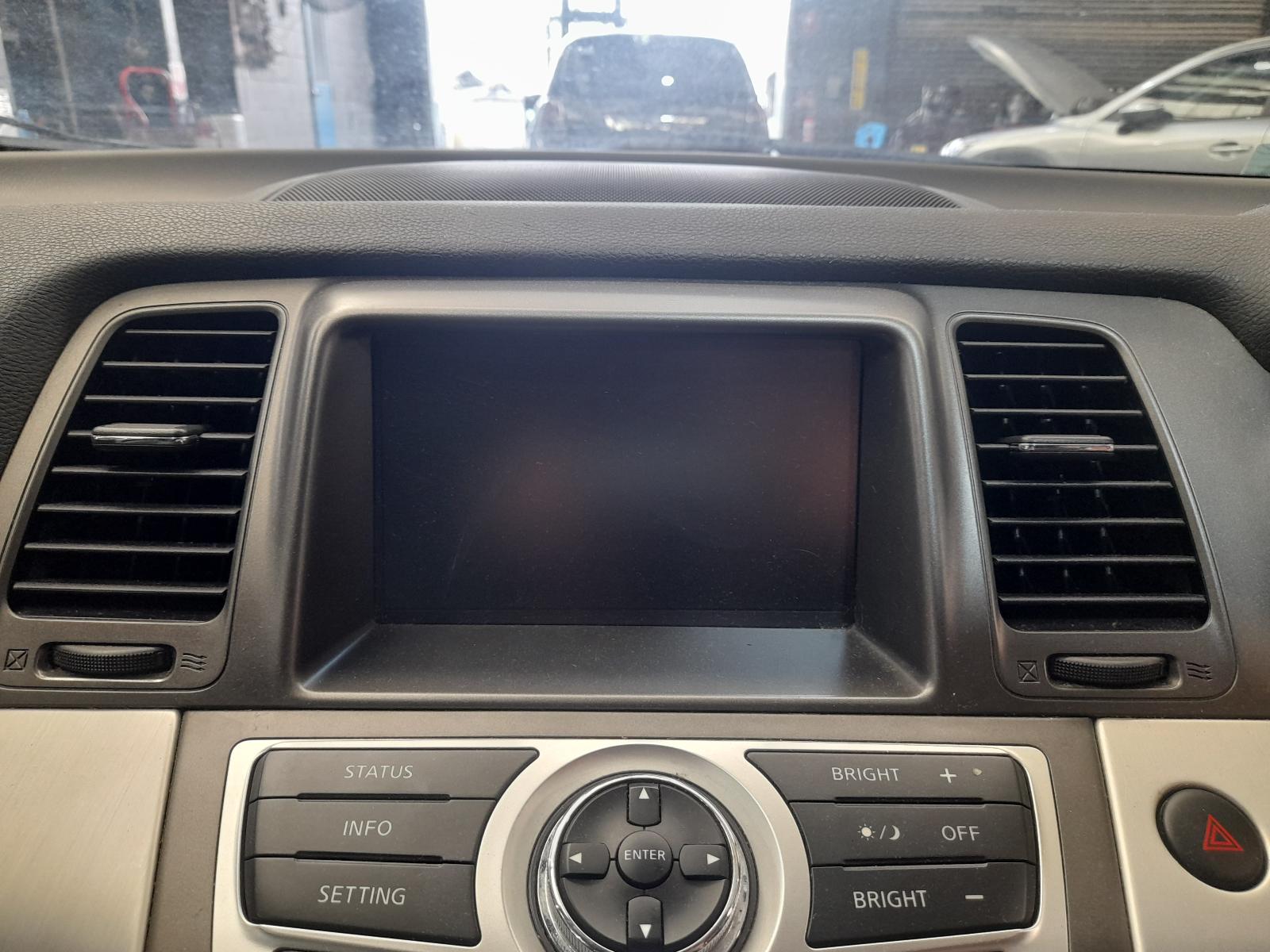 View Auto part Right Front Door Nissan Murano 2011