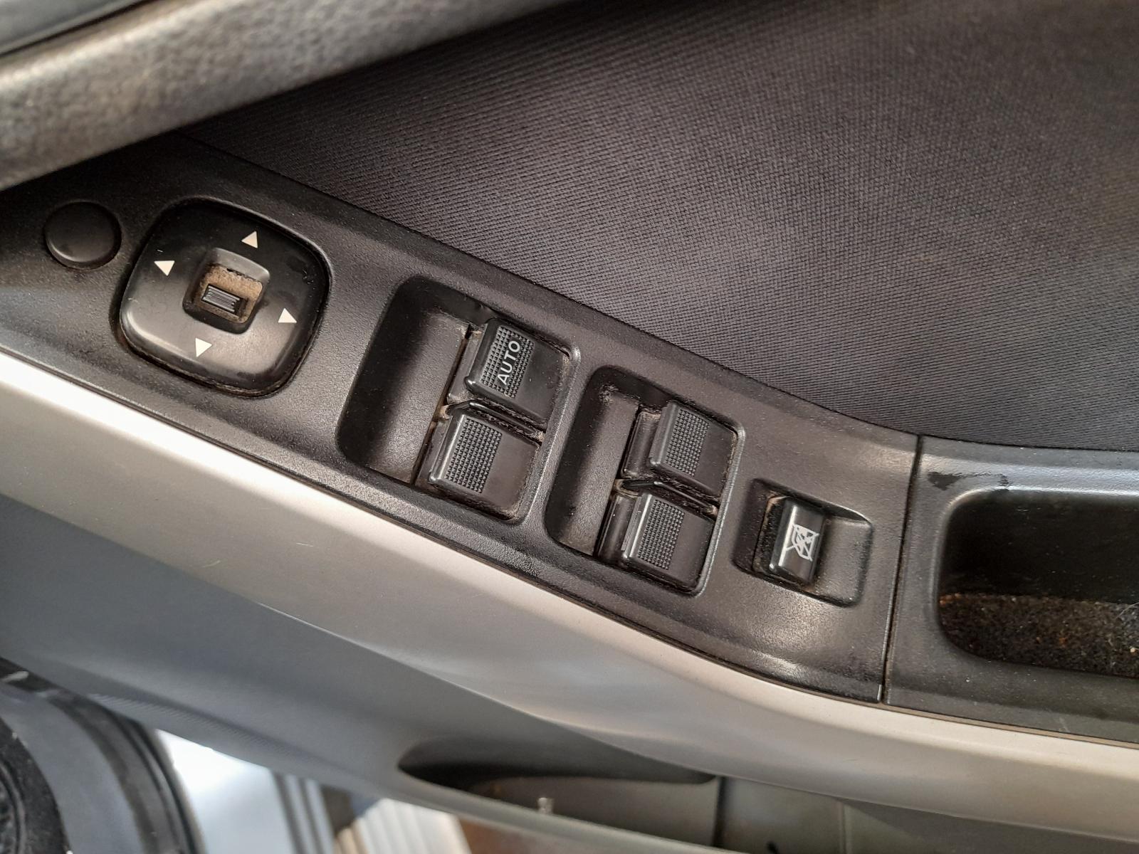 2012 Mazda Bt50 Left Indicator/Fog/Side View Auto part Left Indicator/Fog/Side Mazda Bt50 2012
