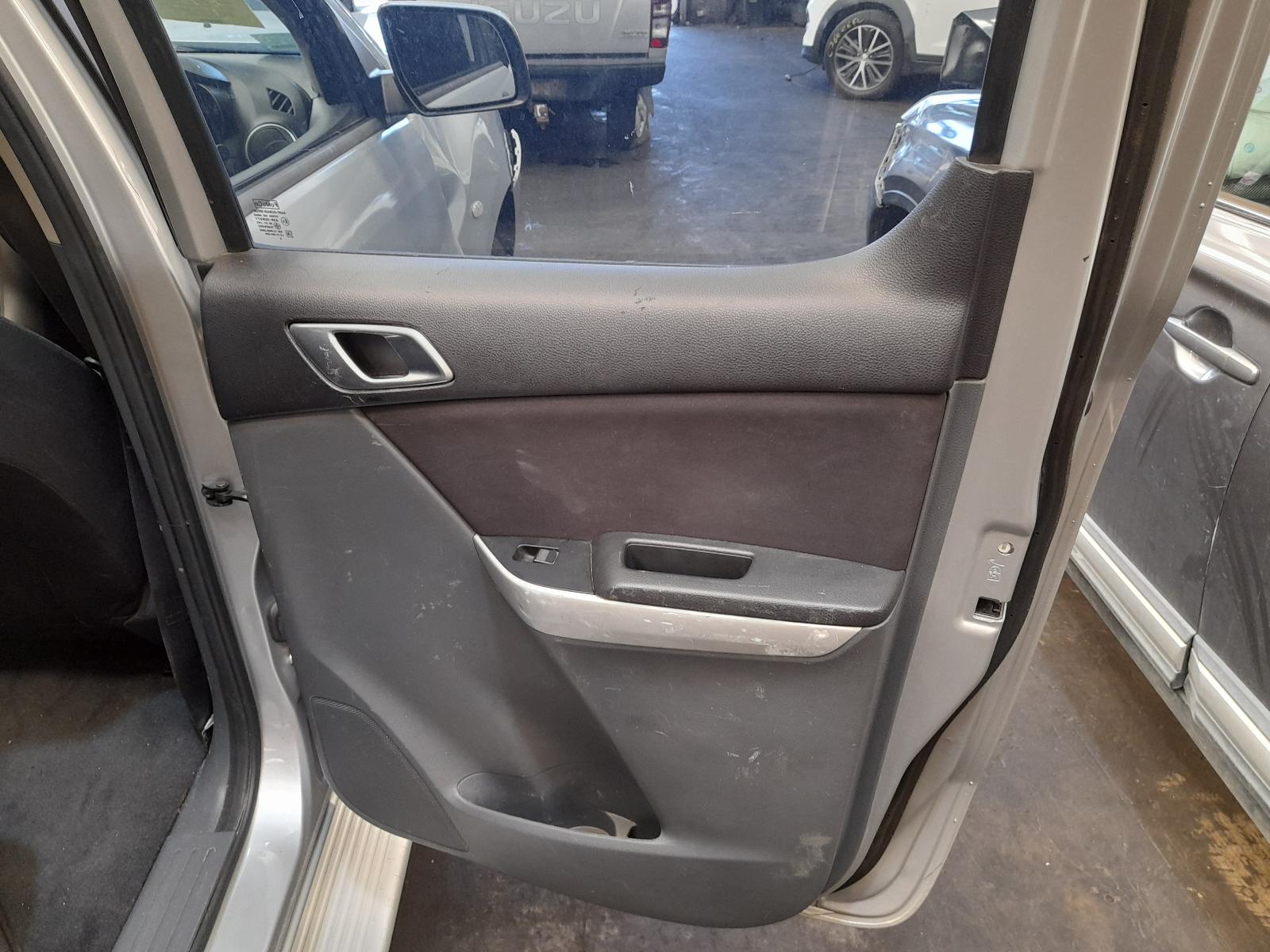 2012 Mazda Bt50 Left Indicator/Fog/Side View Auto part Left Indicator/Fog/Side Mazda Bt50 2012