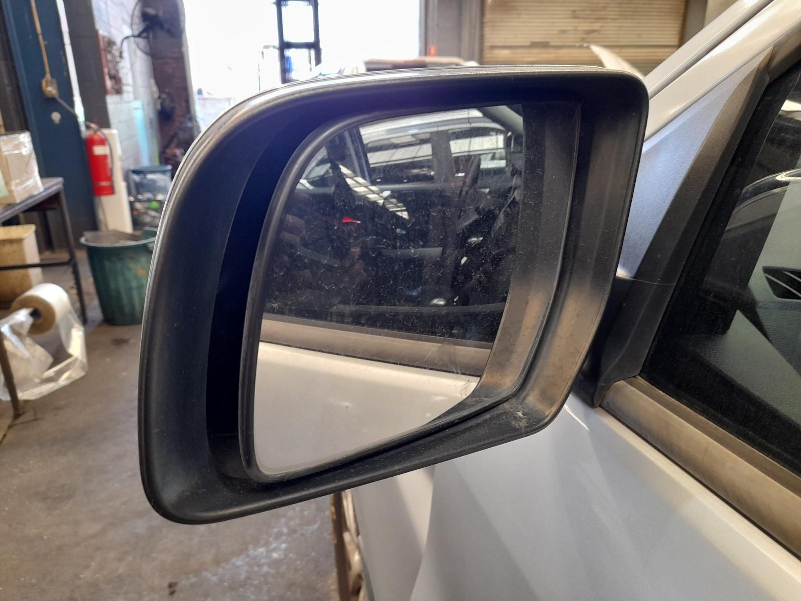 2012 Mazda Bt50 Left Indicator/Fog/Side View Auto part Left Indicator/Fog/Side Mazda Bt50 2012
