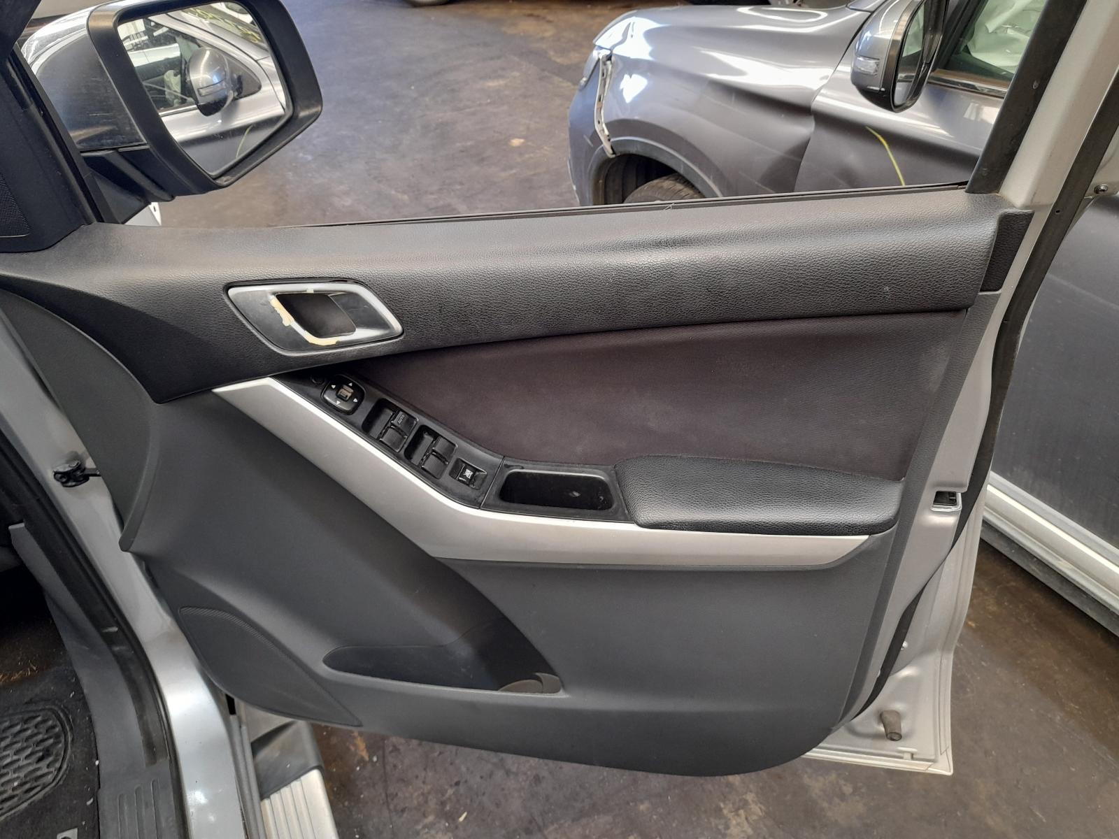 2012 Mazda Bt50 Left Indicator/Fog/Side View Auto part Left Indicator/Fog/Side Mazda Bt50 2012
