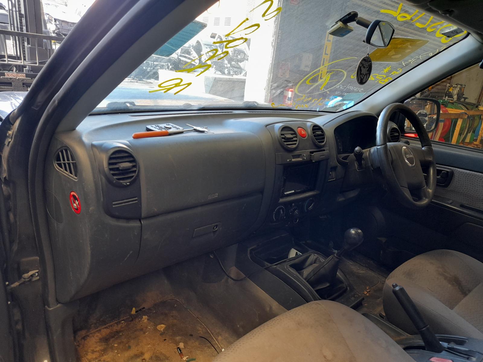 View Auto part Wiper Motor Isuzu Dmax 2011