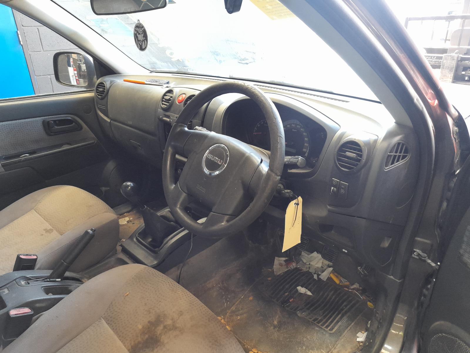 View Auto part Wiper Motor Isuzu Dmax 2011