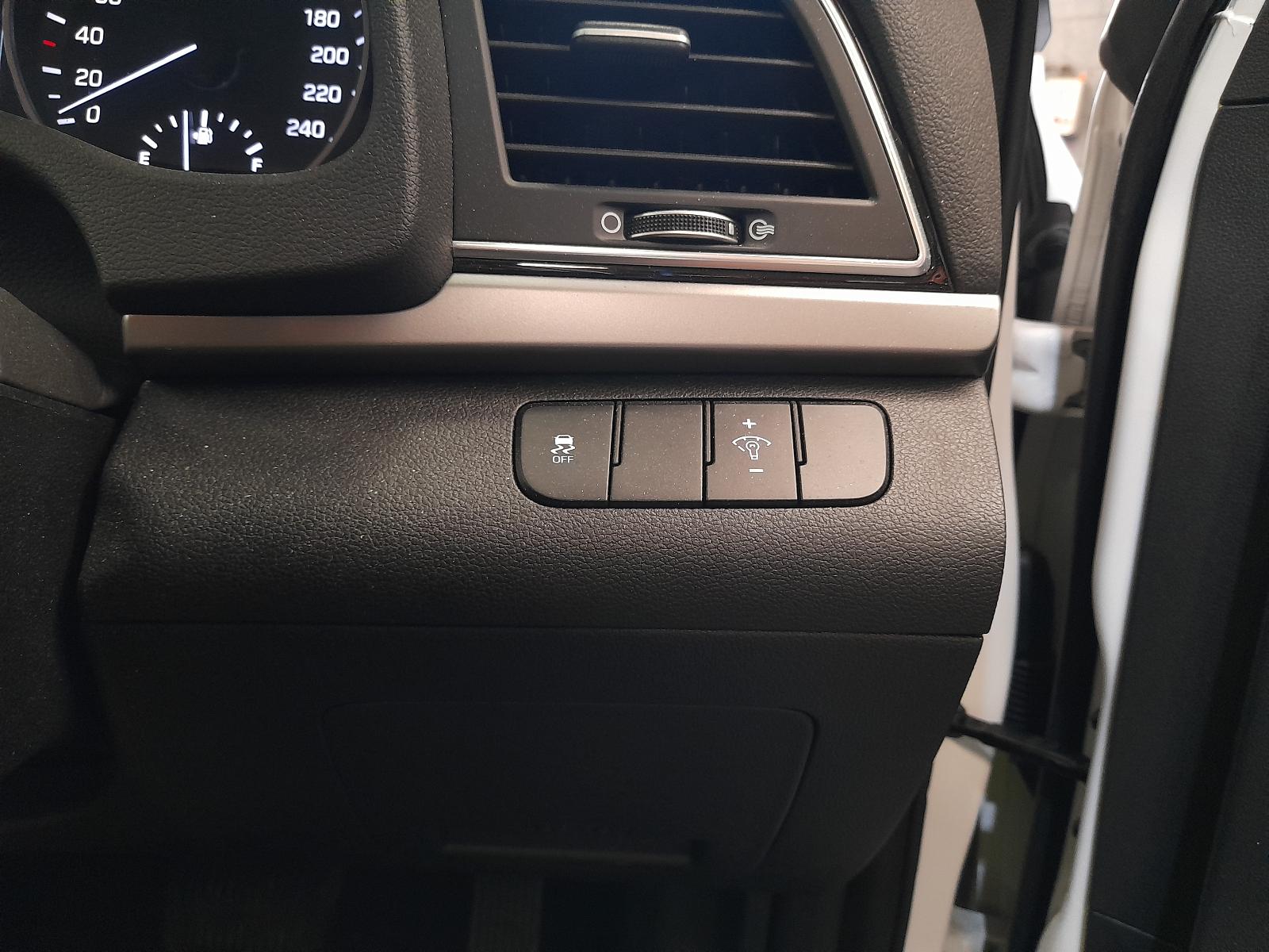 View Auto part Alternator Hyundai Elantra 2017