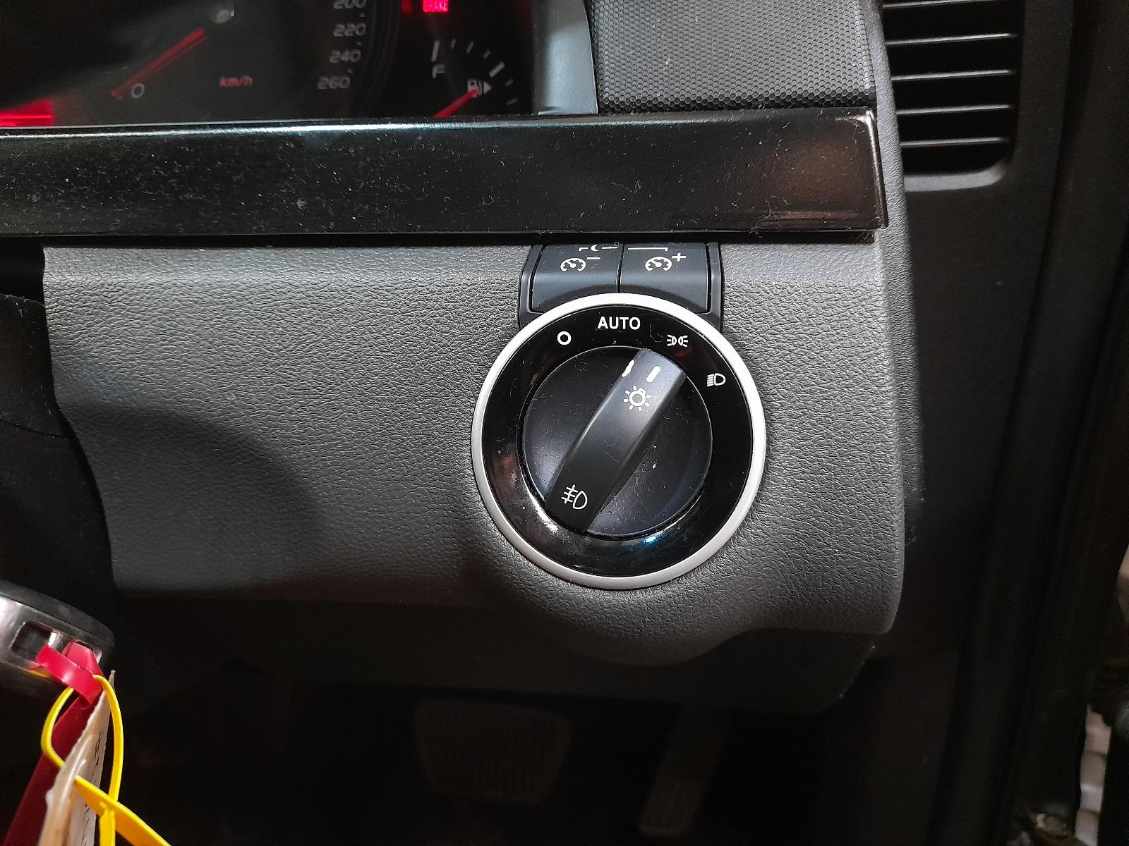 View Auto part Door/Boot/Gate Lock Holden Commodore 2011