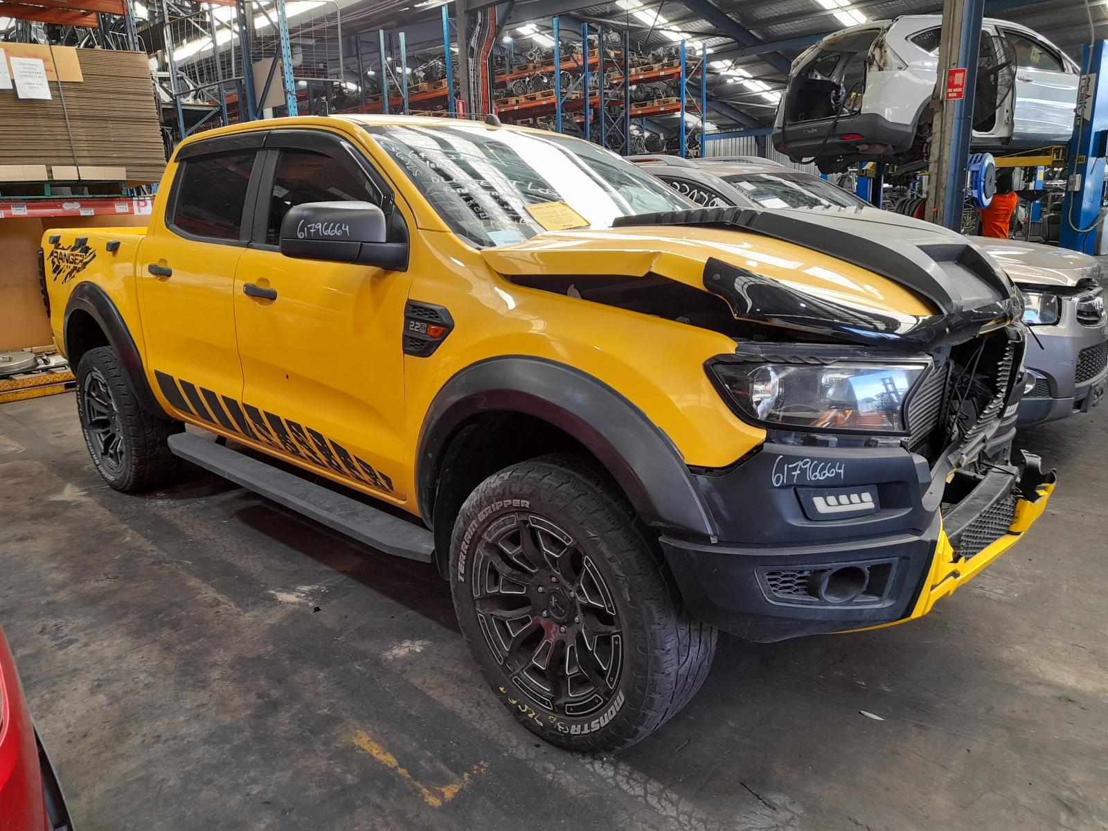 View Auto part Side Step/Skirt Ford Ranger 2018