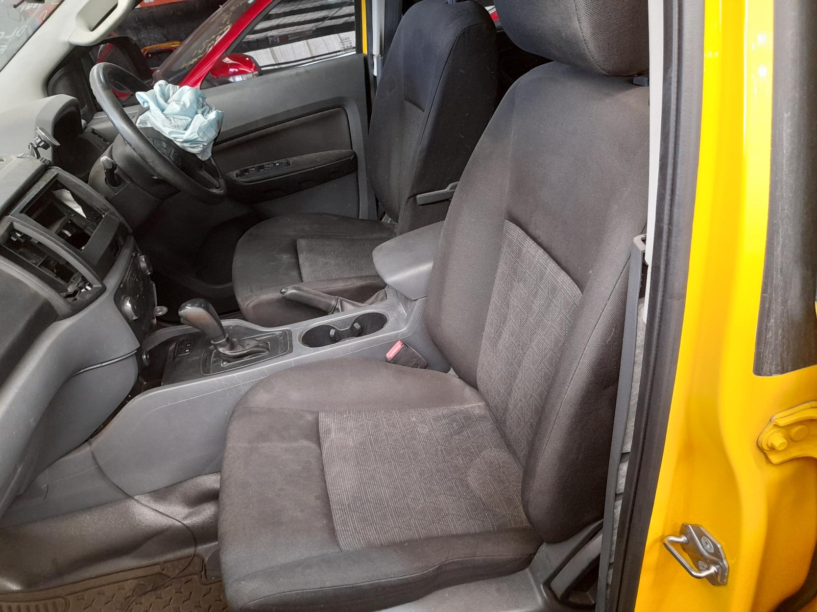 View Auto part Side Step/Skirt Ford Ranger 2018