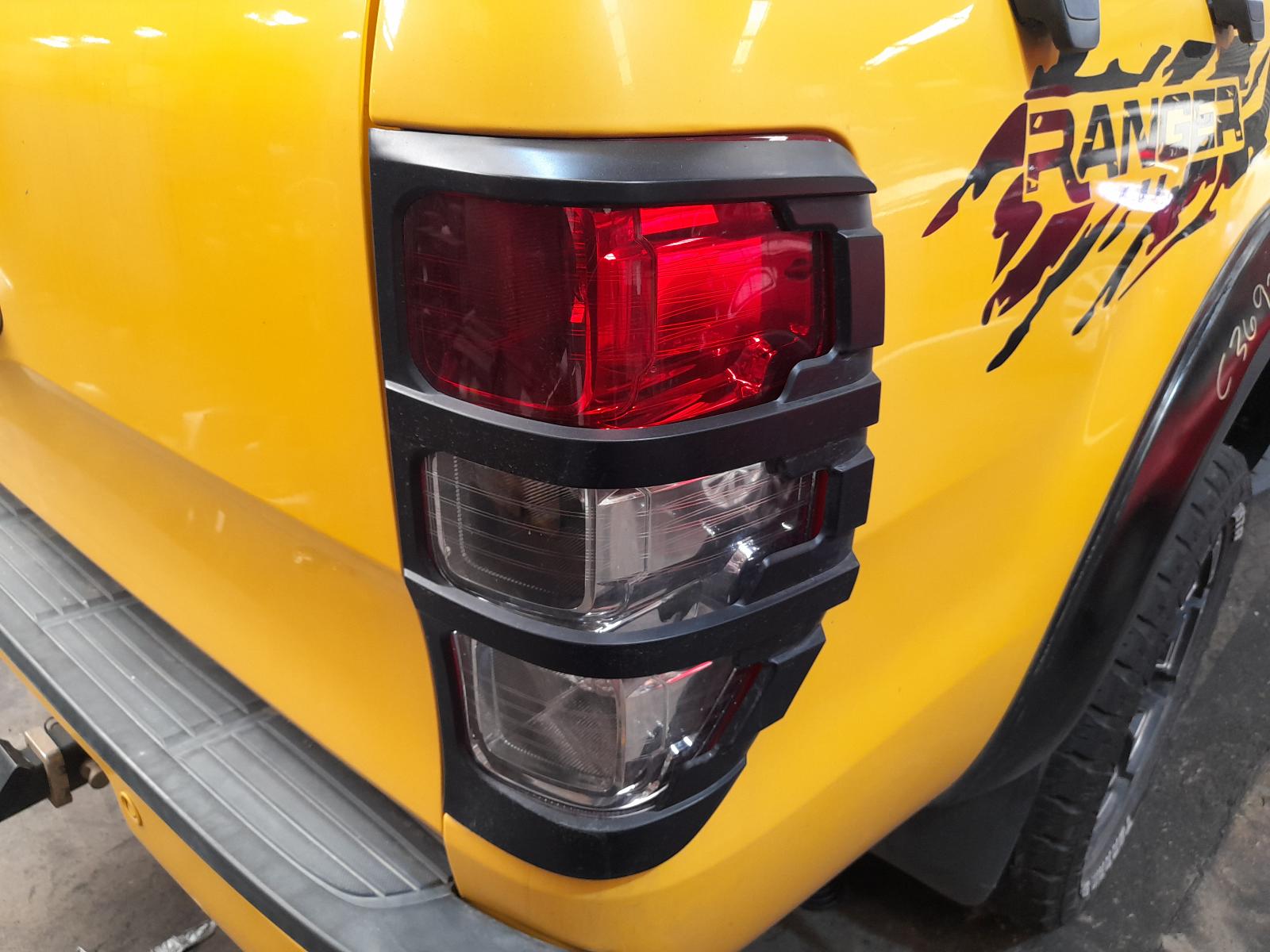 View Auto part Side Step/Skirt Ford Ranger 2018