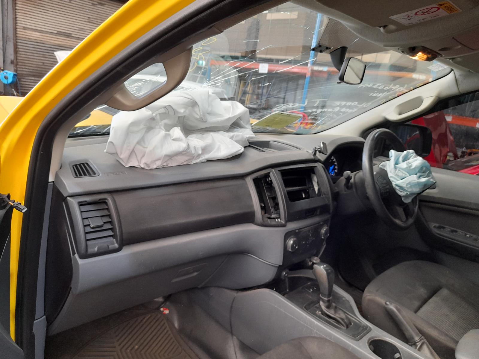 View Auto part Side Step/Skirt Ford Ranger 2018
