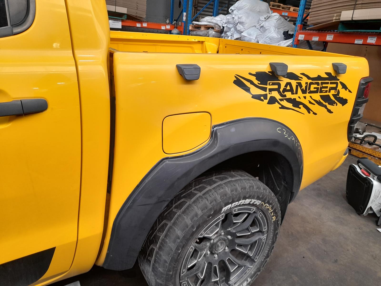 View Auto part Side Step/Skirt Ford Ranger 2018