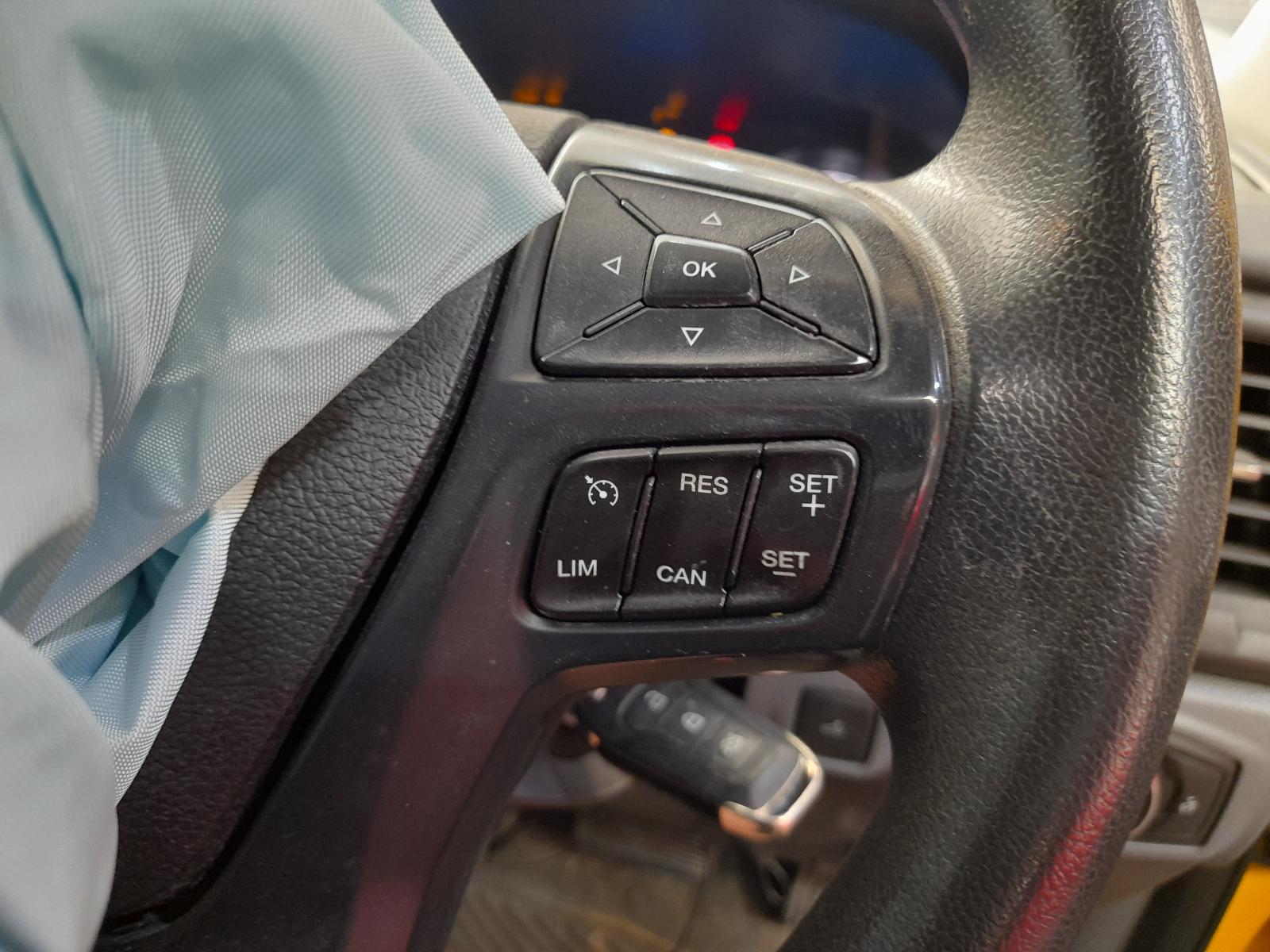 View Auto part Side Step/Skirt Ford Ranger 2018