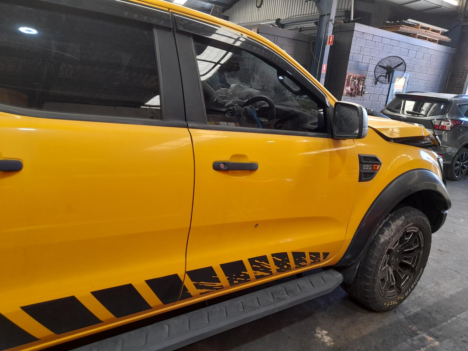 View Auto part Side Step/Skirt Ford Ranger 2018