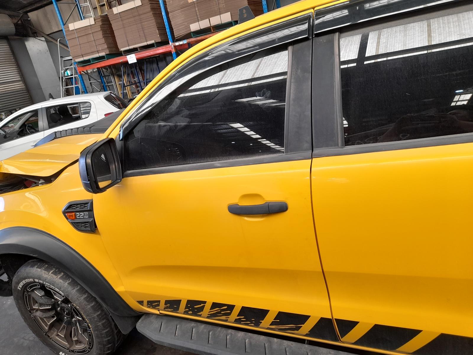 View Auto part Side Step/Skirt Ford Ranger 2018
