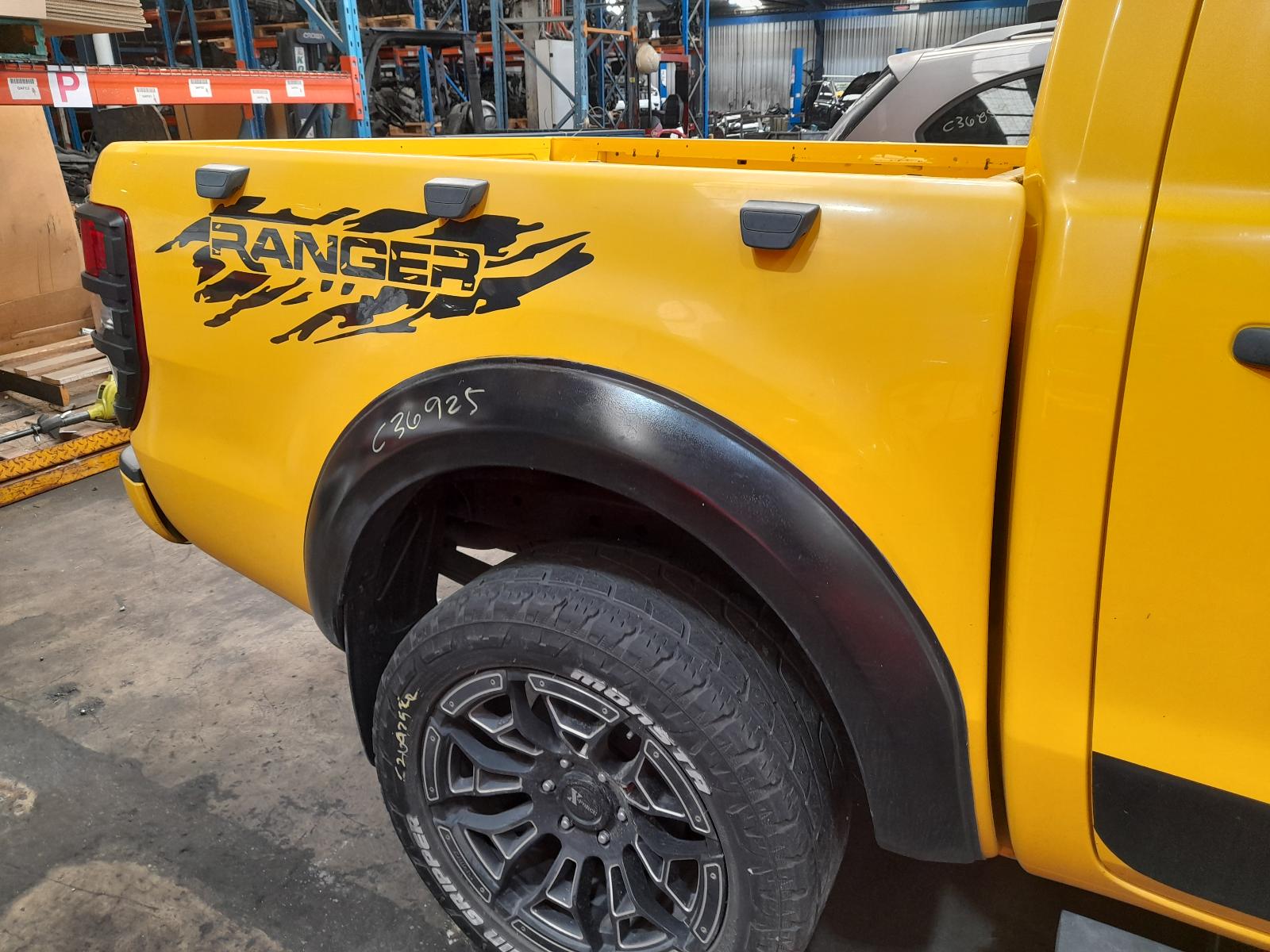 View Auto part Side Step/Skirt Ford Ranger 2018